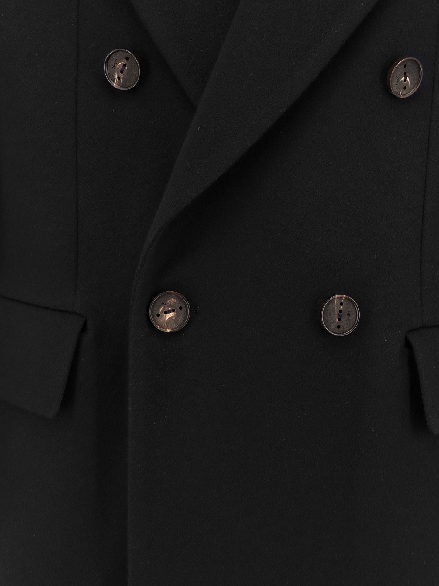 Cashmere coat with satin lining