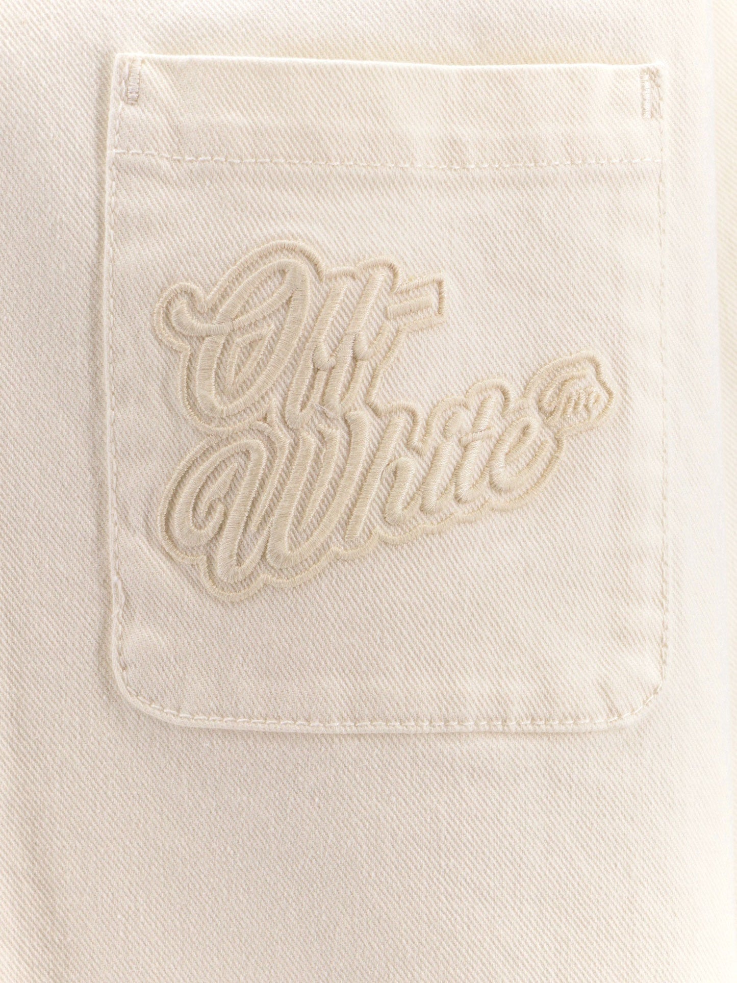 Oversize shirt with '90s logo