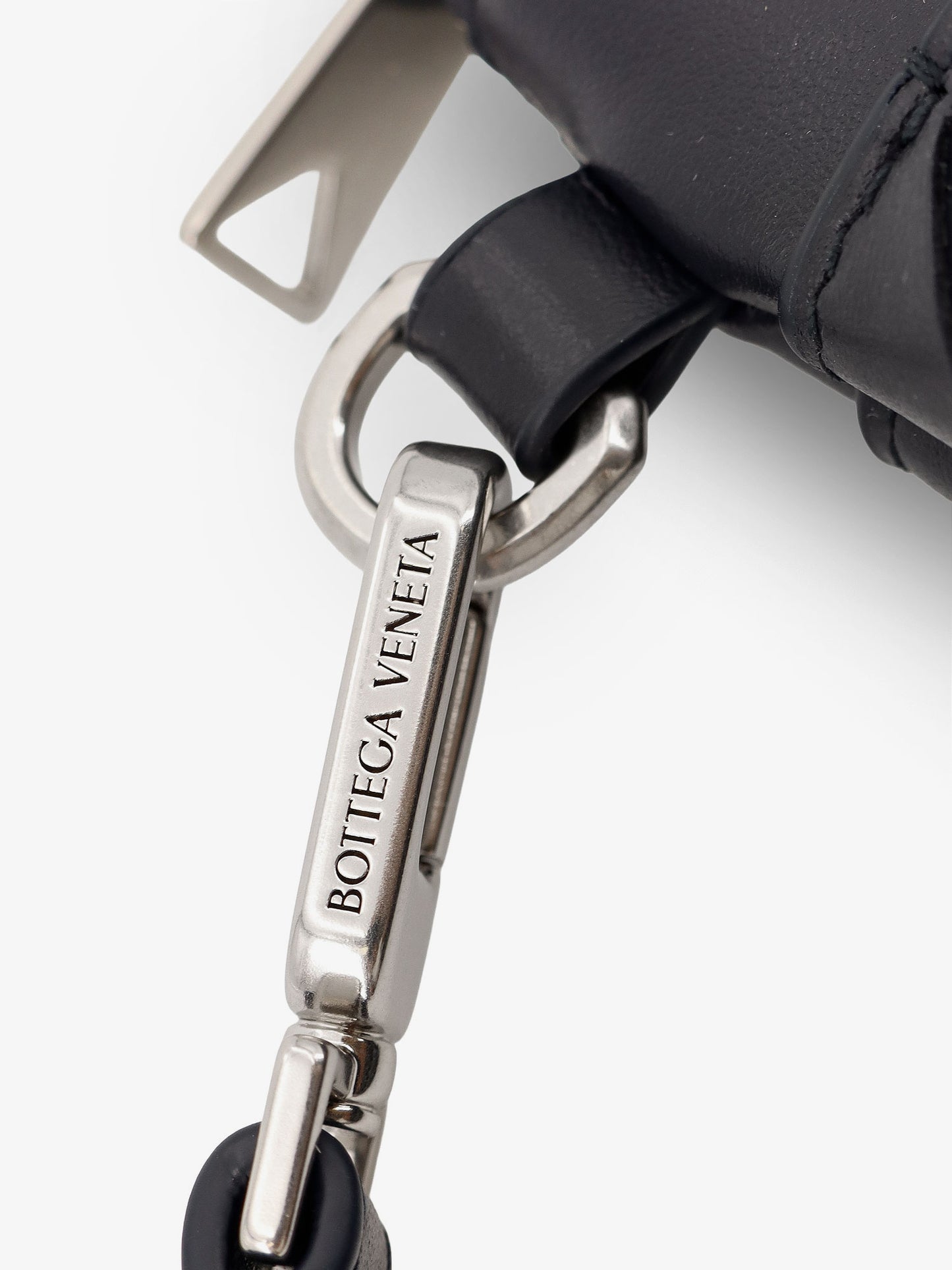 Intrecciato prism leather Pochette