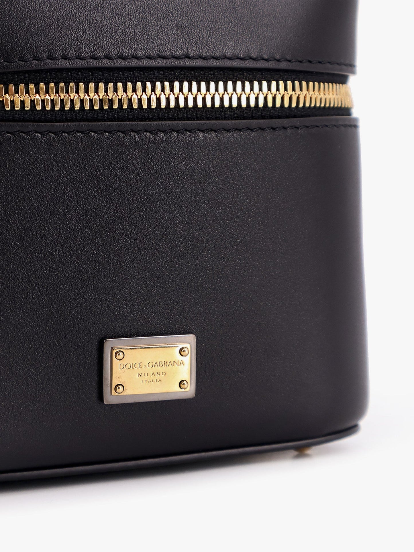 Sicily leather handbag with iconic logo plate