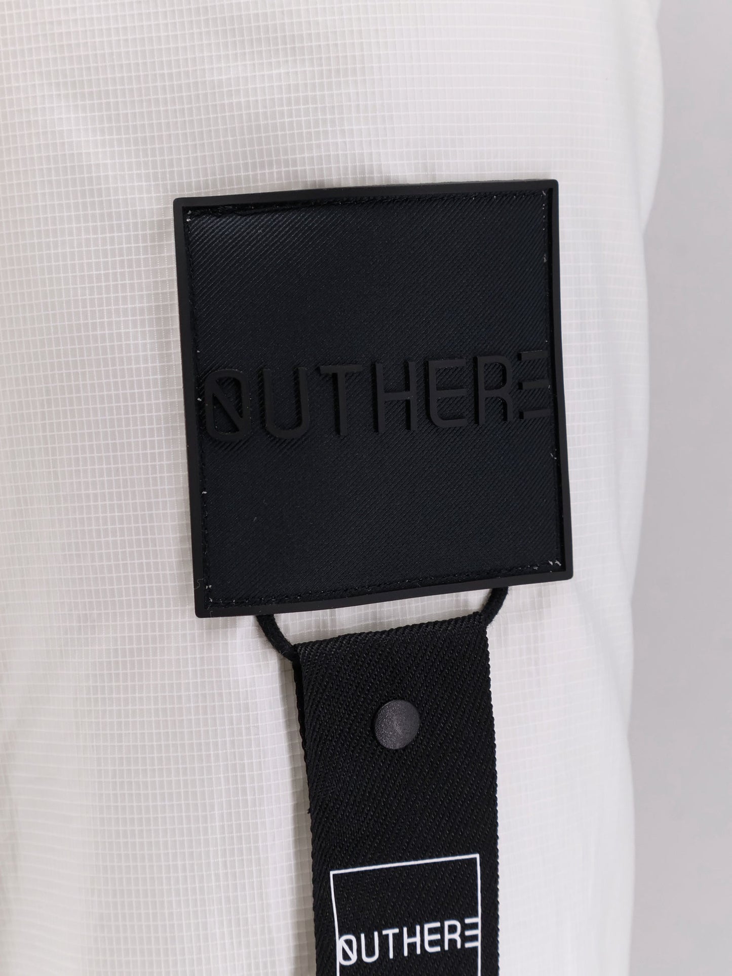 Airy nylon down jacket