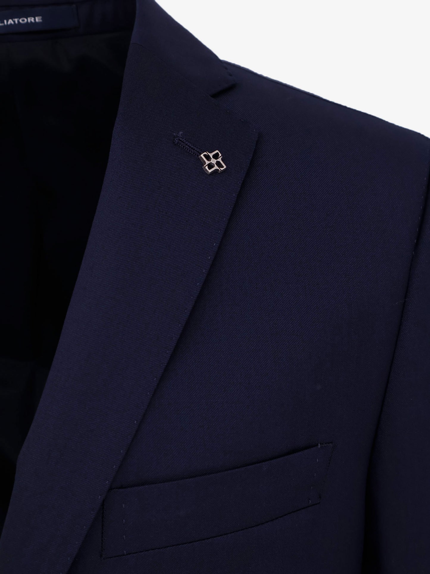 Single-breasted virgin wool suit