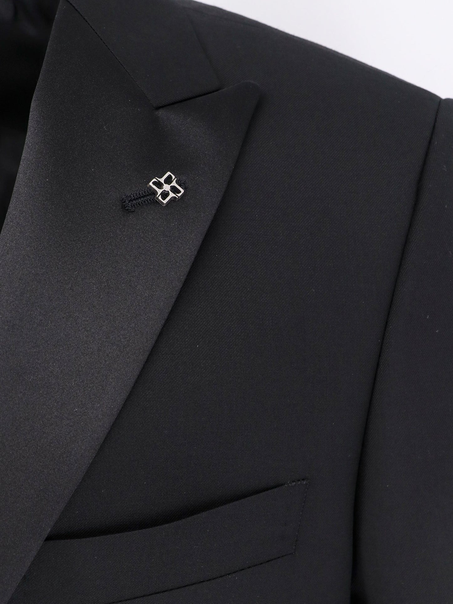 Virgin wool tuxedo with iconic brooch
