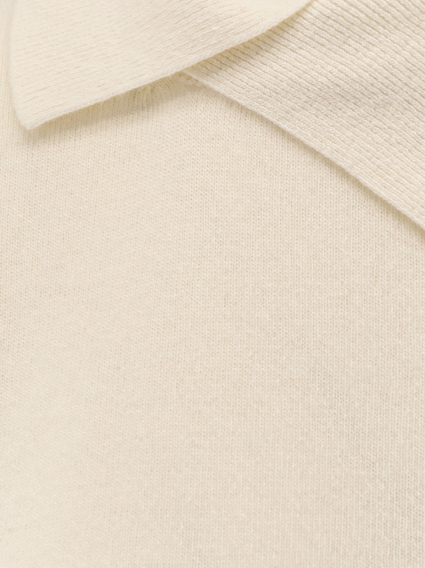 Turleneck wool sweater