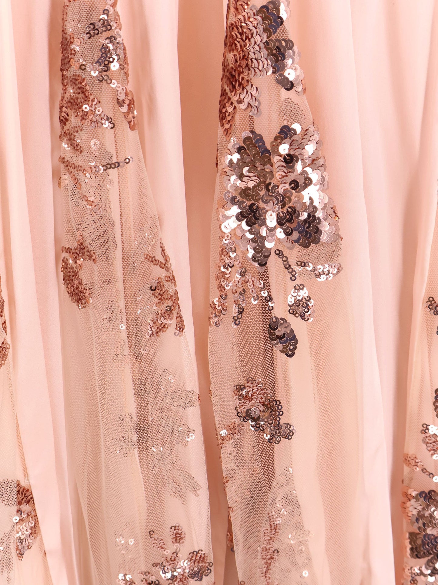 Red carpet dress in silk georgette fabric and embroidered lace