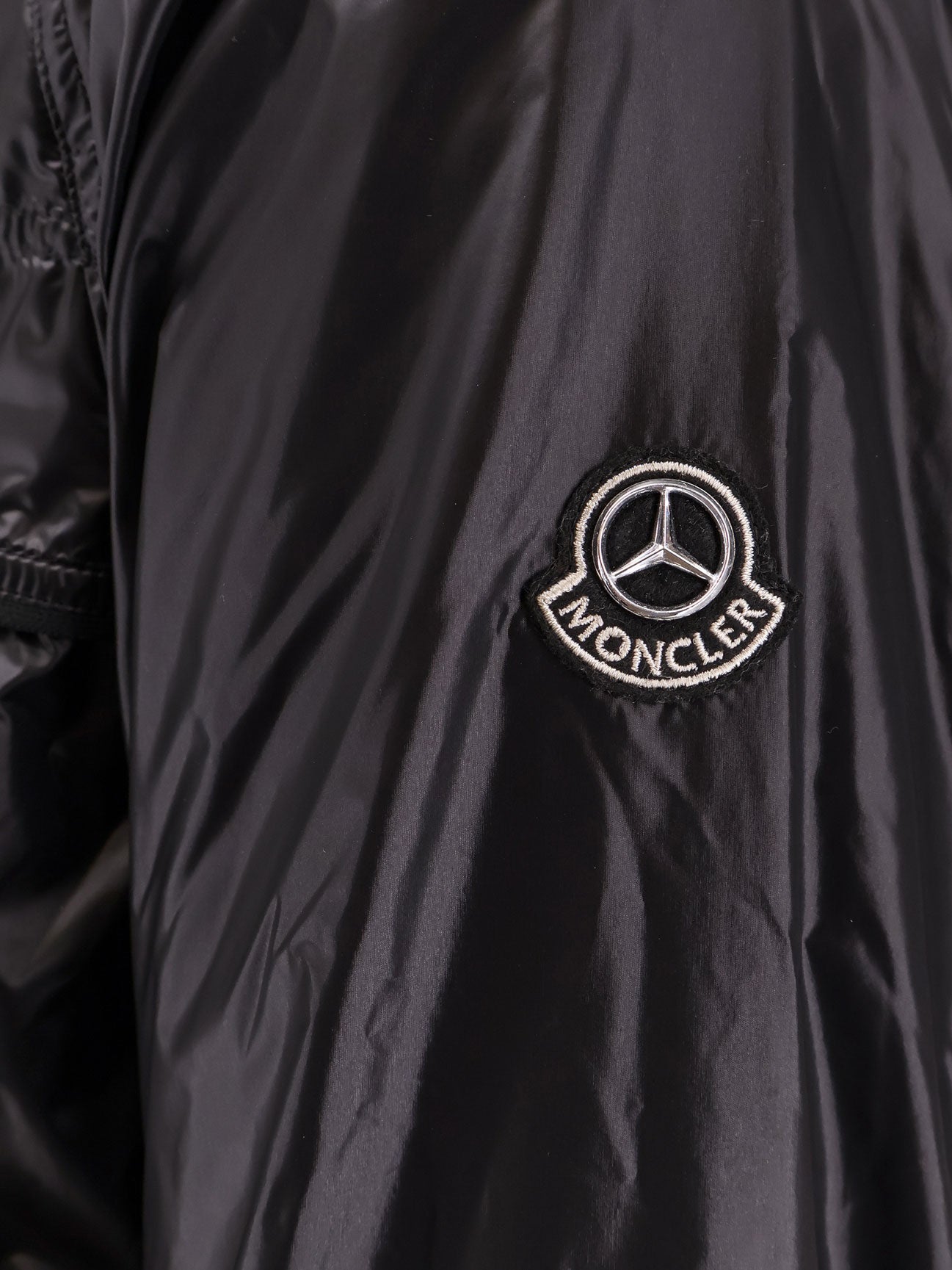Giubbino Anubis 3 Moncler Mercedes-Benz designed by Nigoldeneye con cappuccio