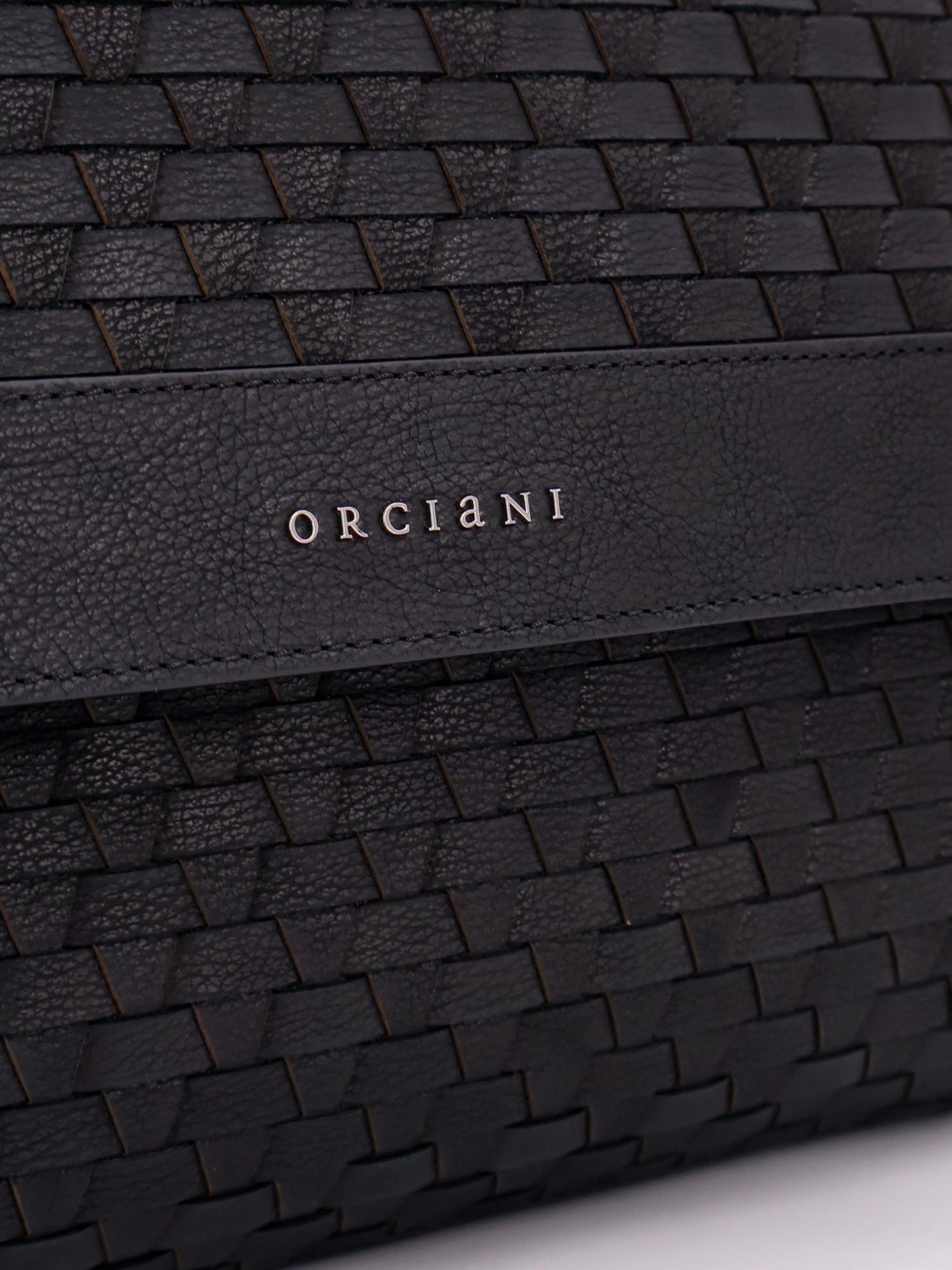 Borsa a tracolla in pelle con motivo intrecciato