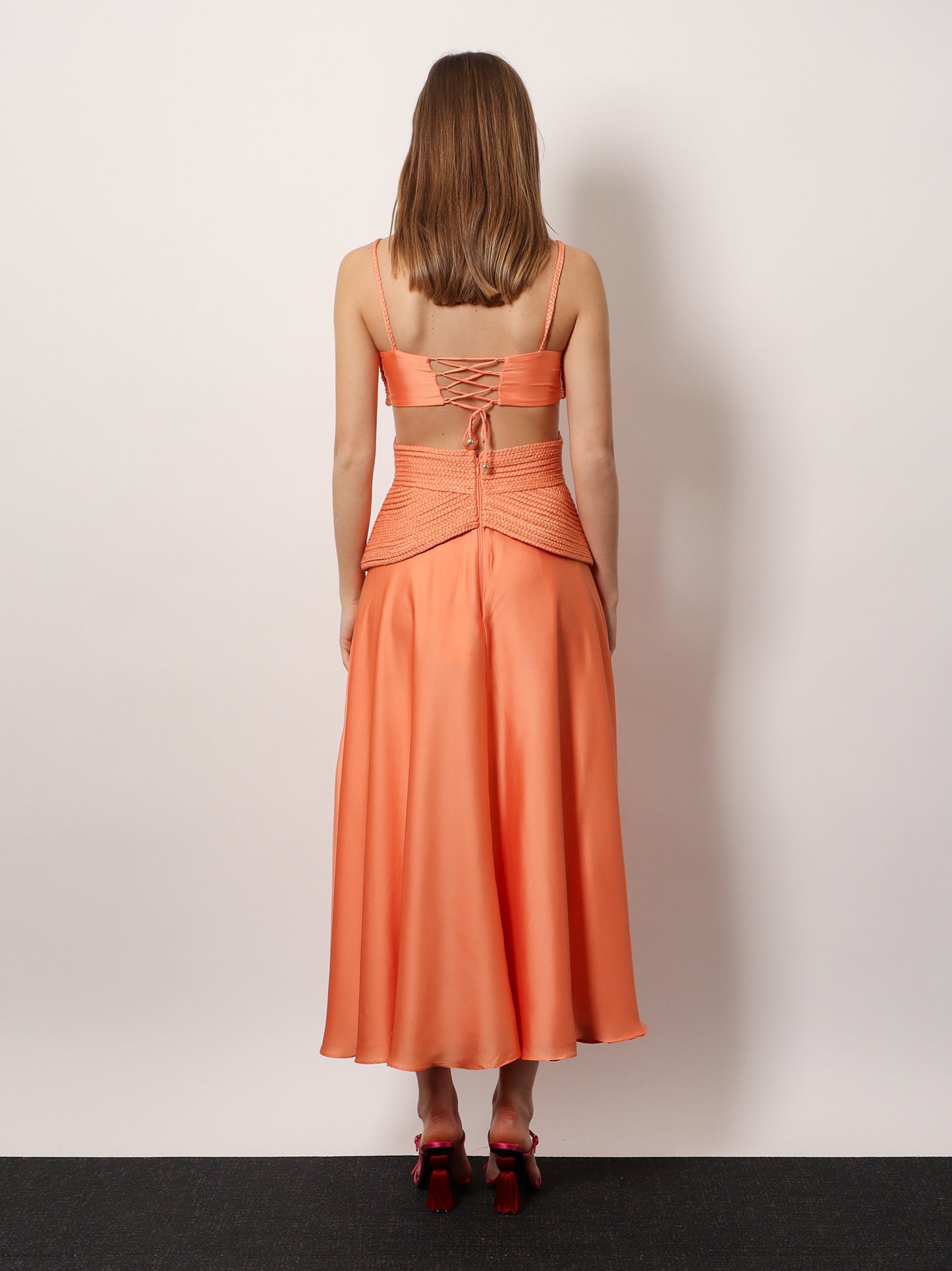 Abito midi satin sunset con corsetto intrecciato