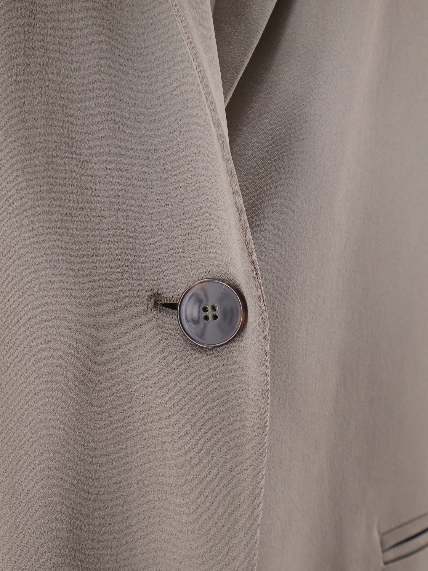 Single-breasted satin blazer