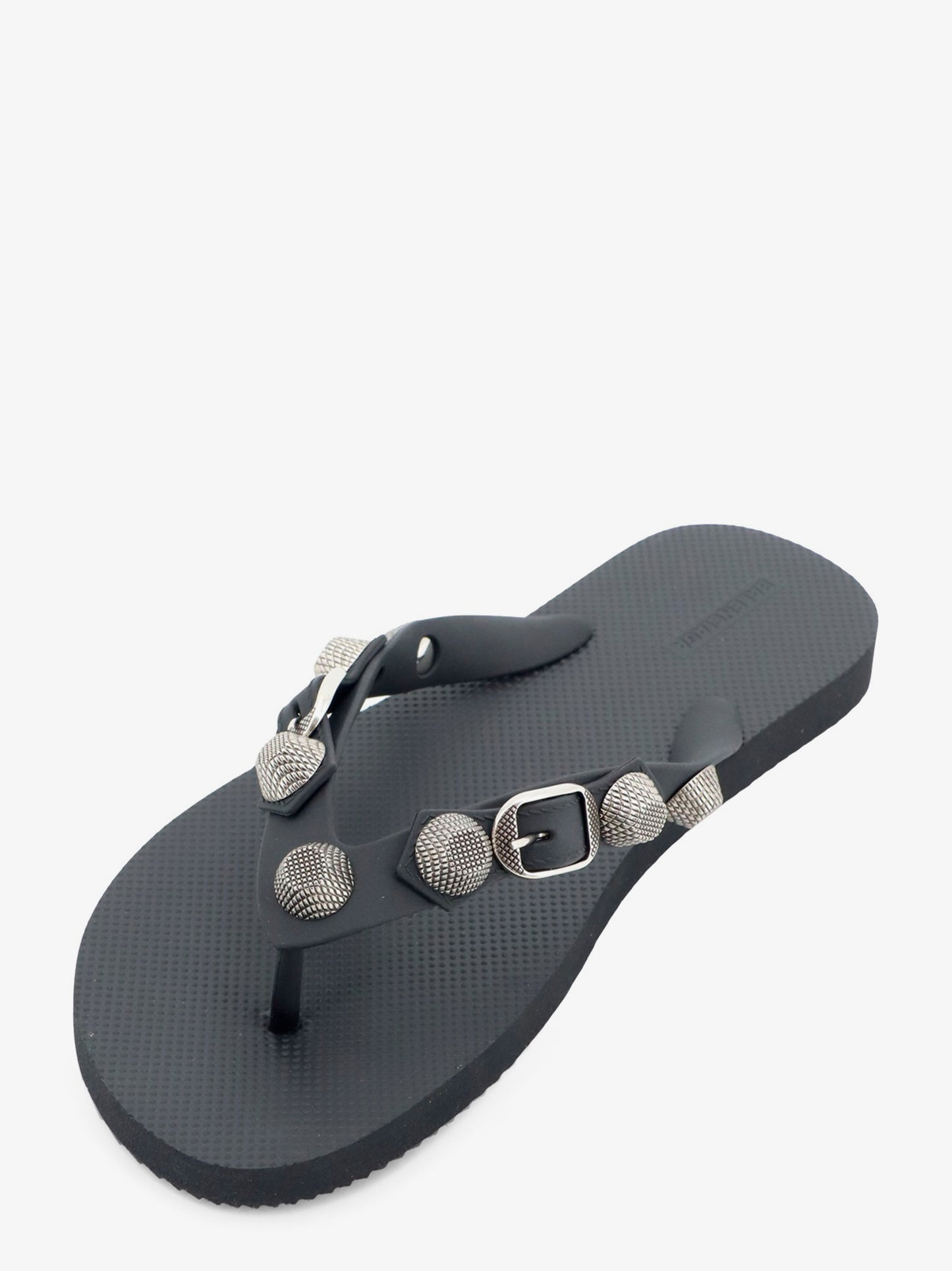 Cagole flip-flops with iconic metal details