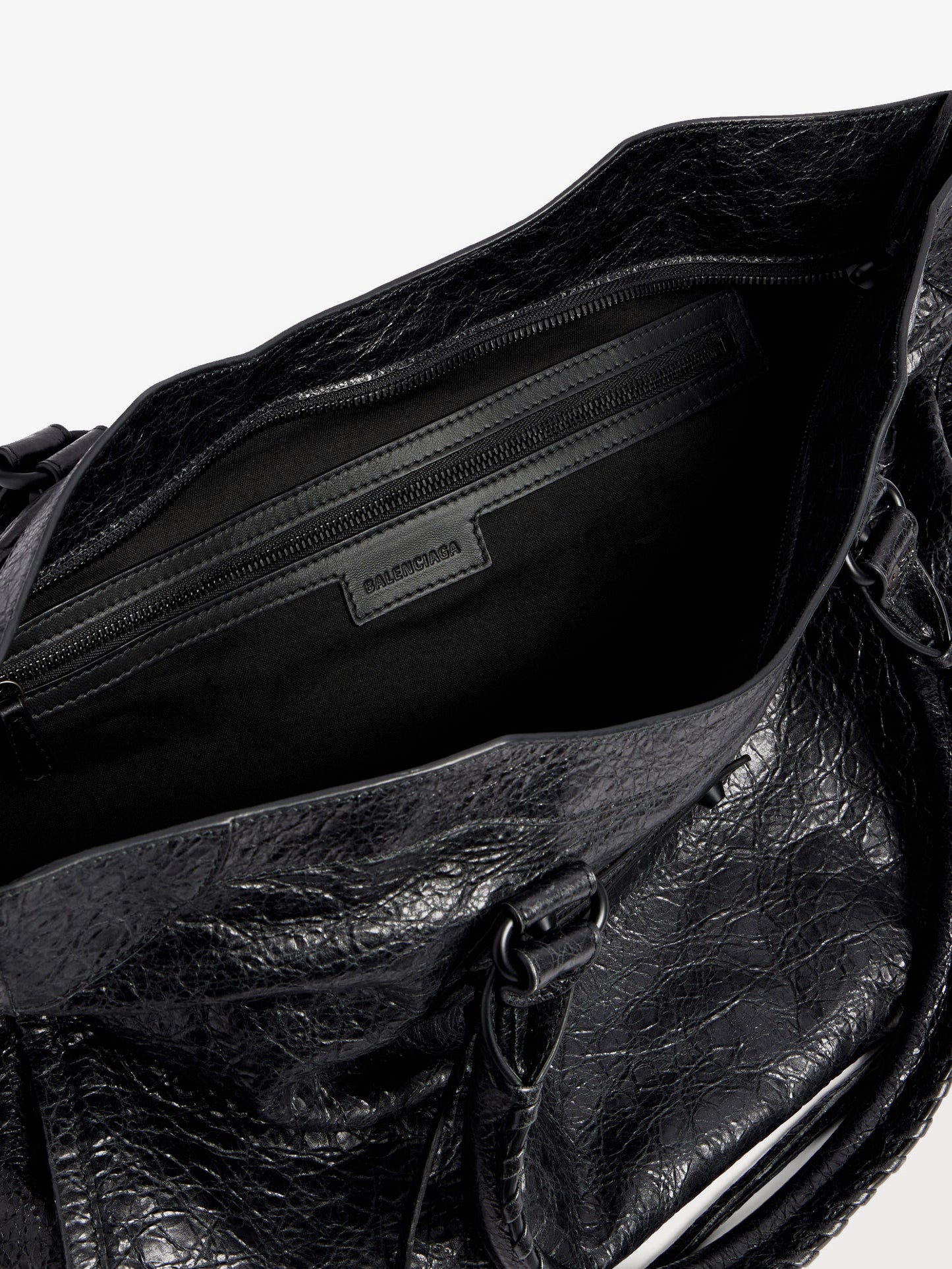 Le City Bag L leather shoulder strap with metal details