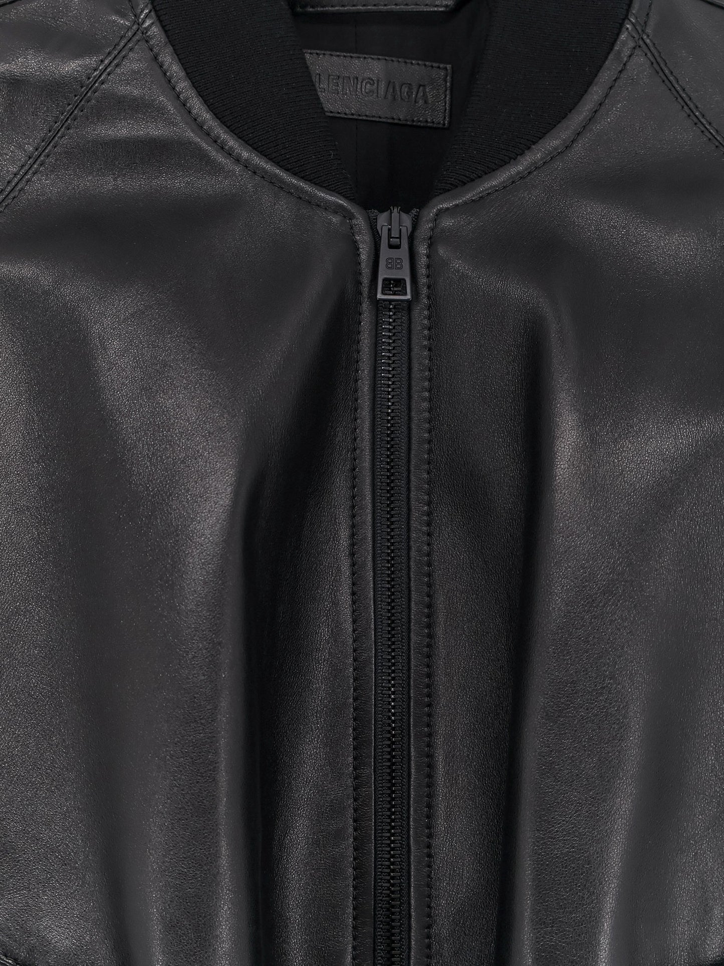 Sleeveless leather jacket
