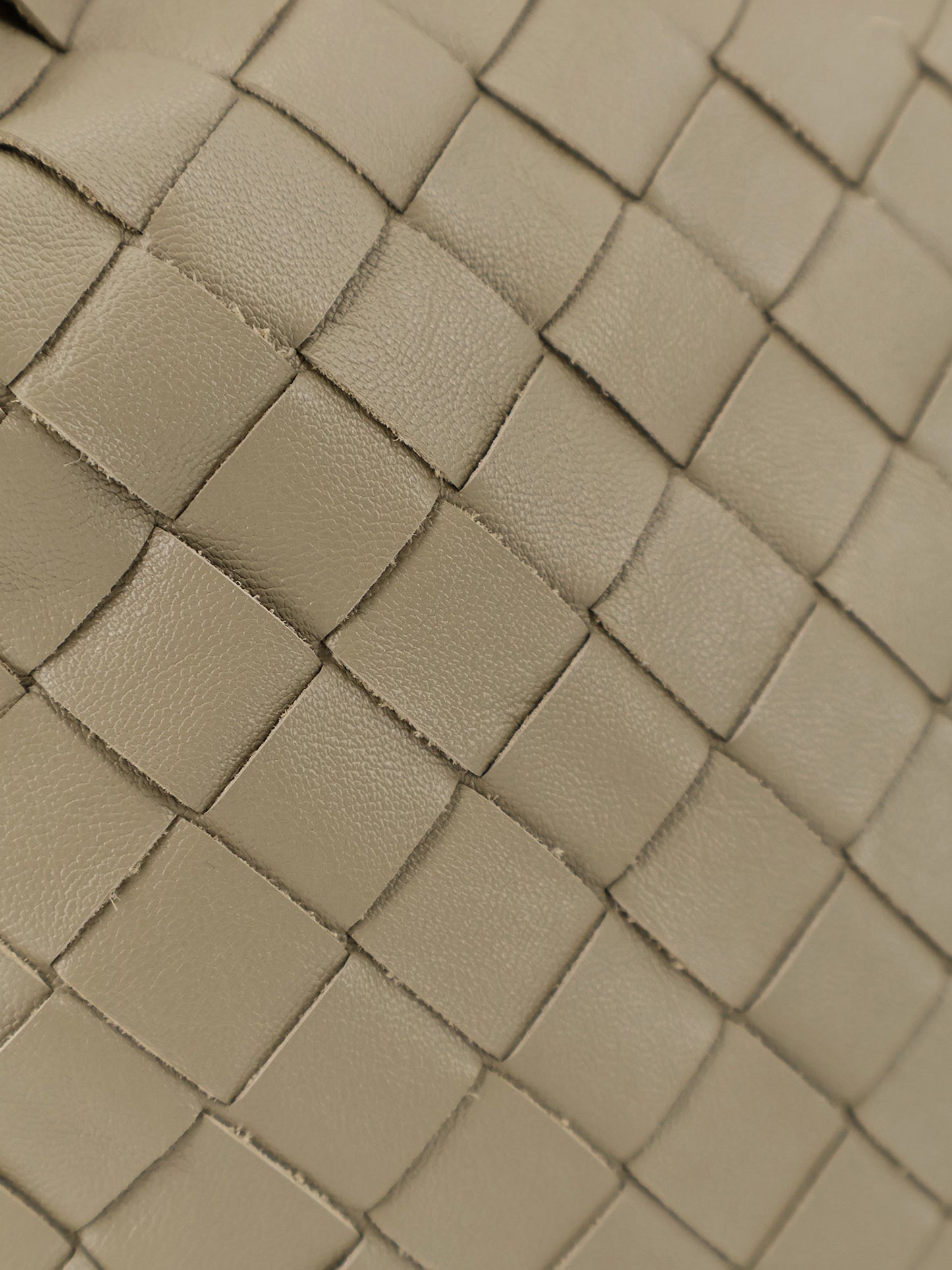 Mini Hop leather crossbody bag with Intrecciato pattern