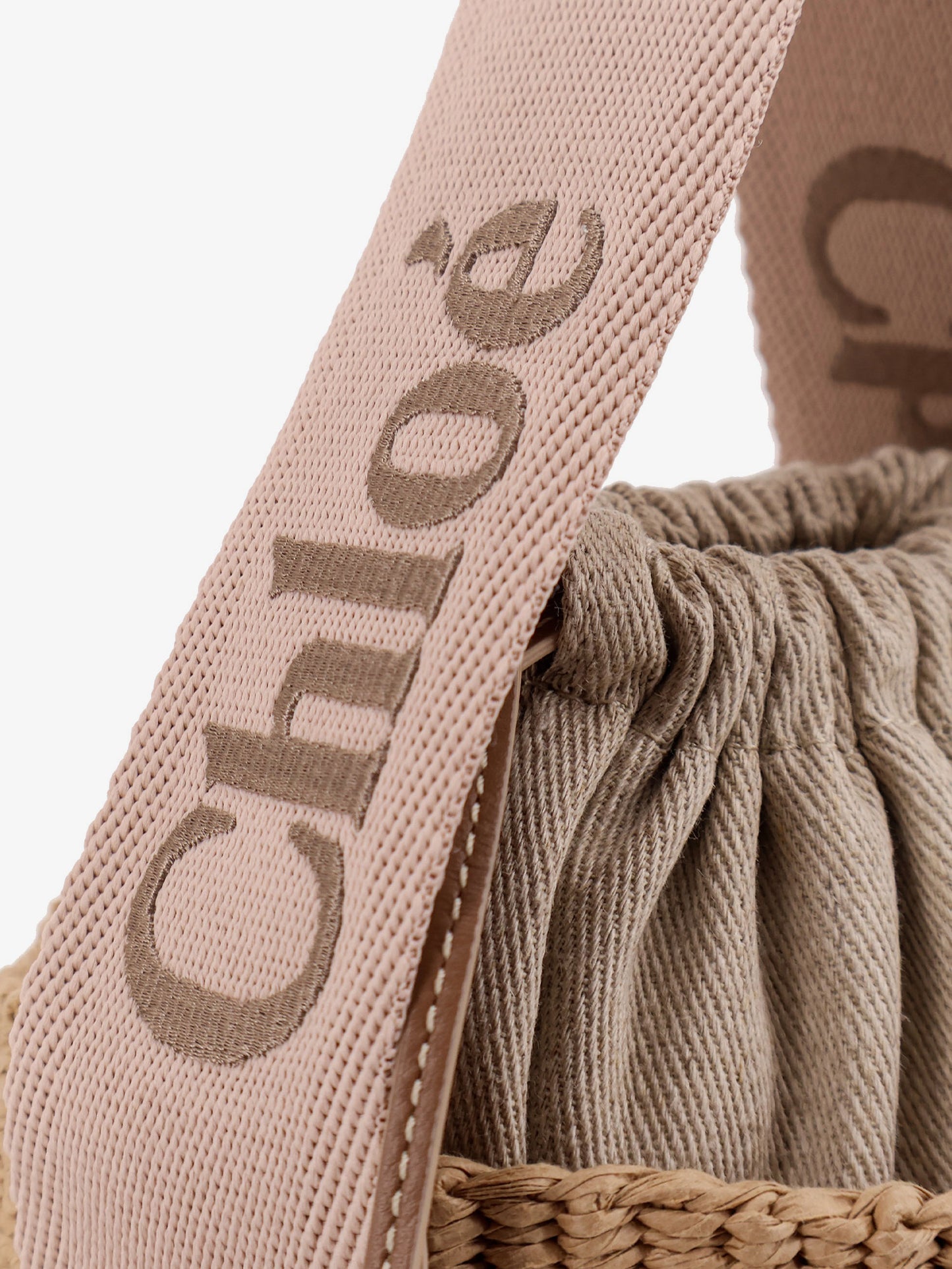 Woody raffia bucket bag