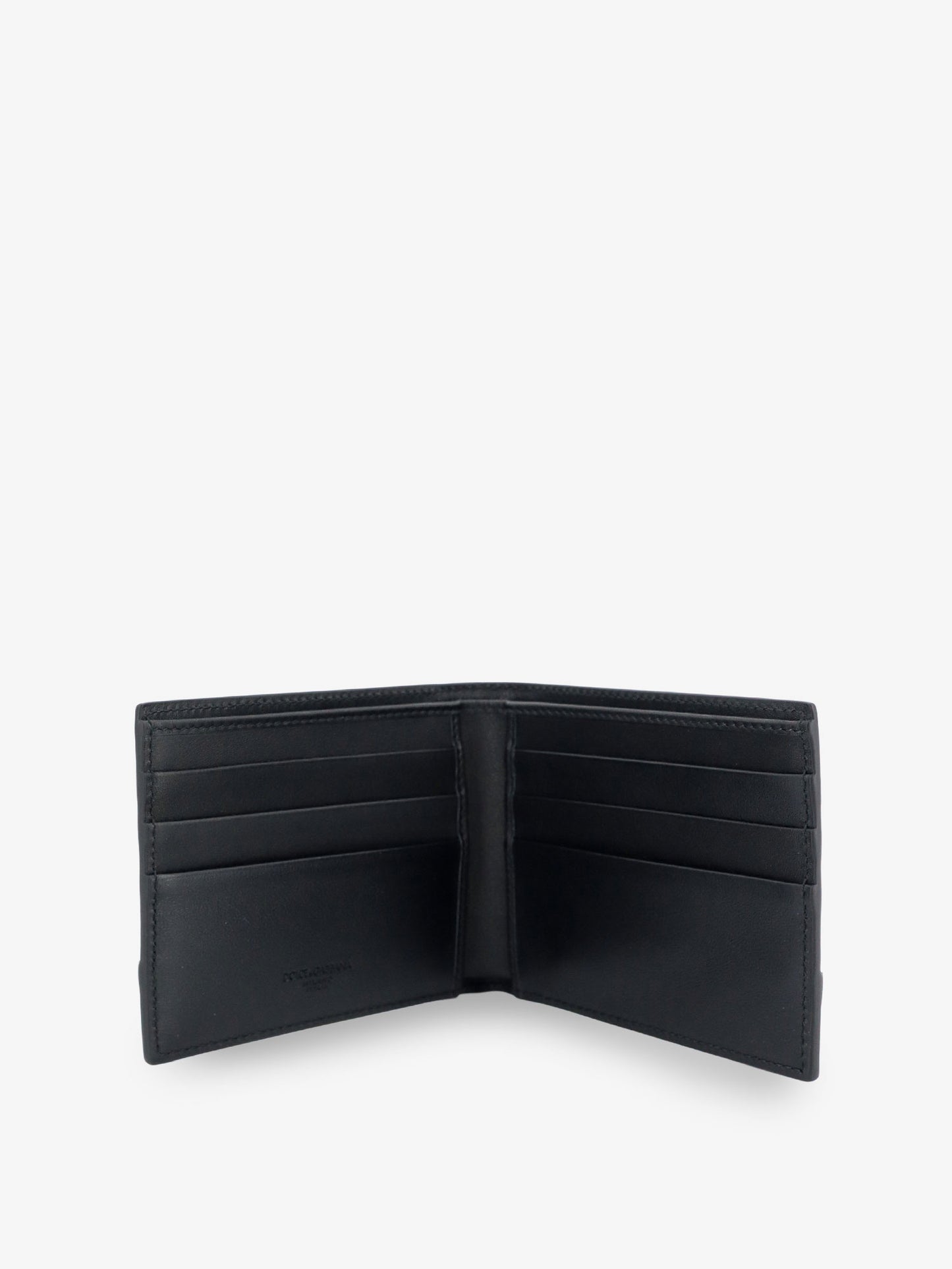 Leather wallet with woven pattern