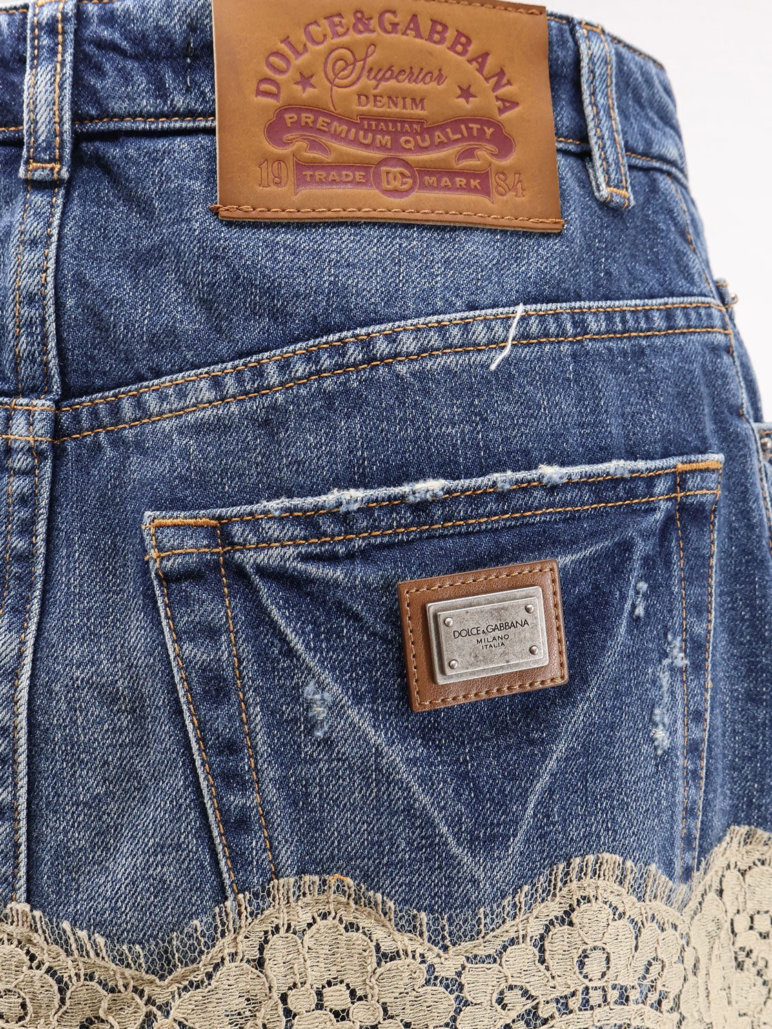 Denim skirt with lace