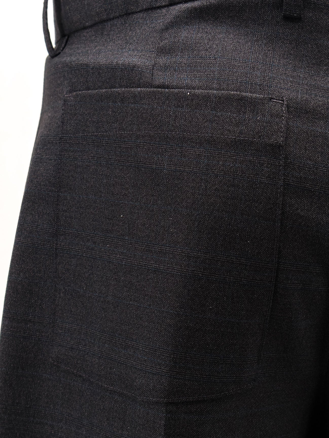 Pleated wool and silk bermuda shorts