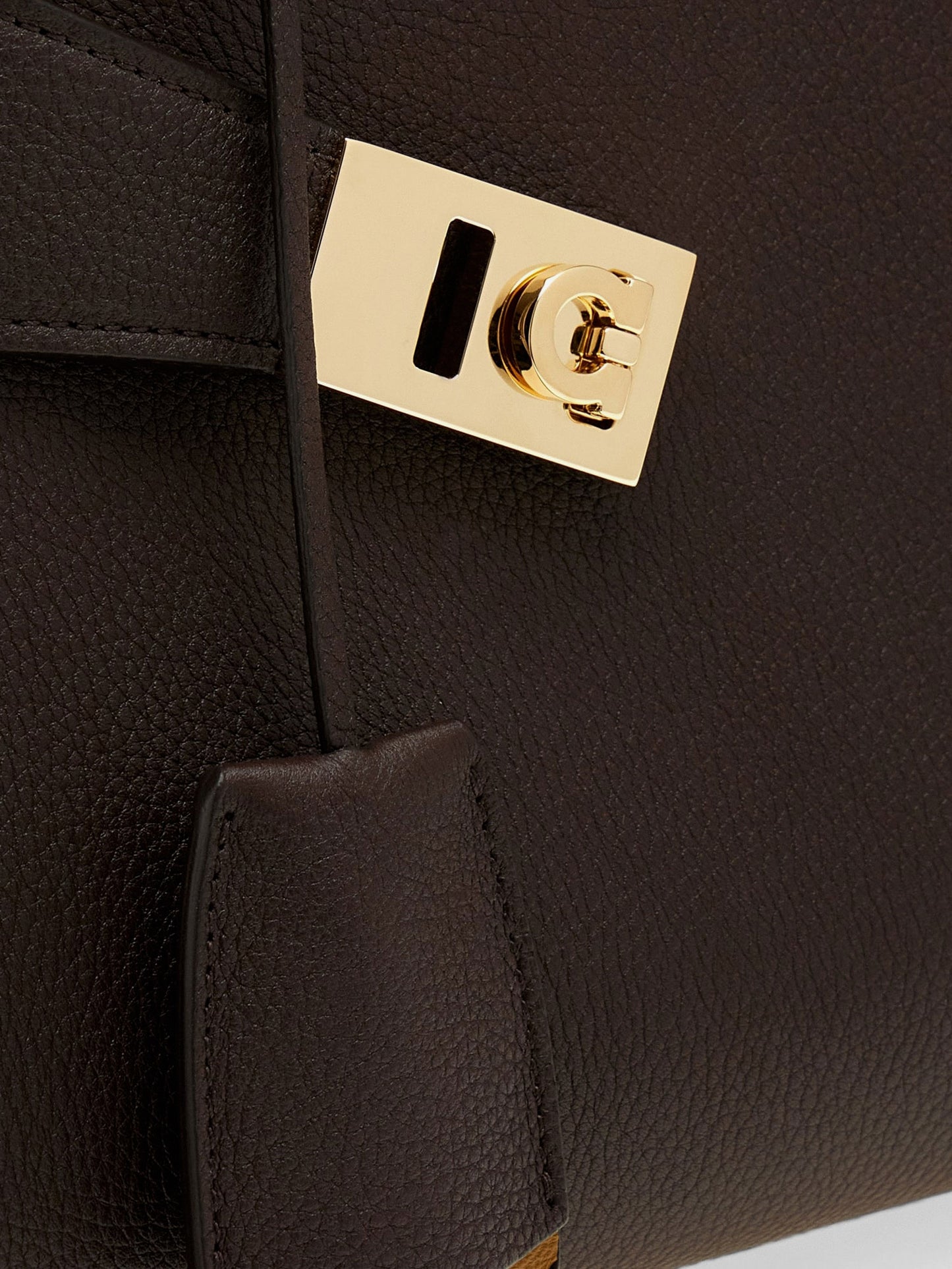 Hug soft M leather shoulder bag