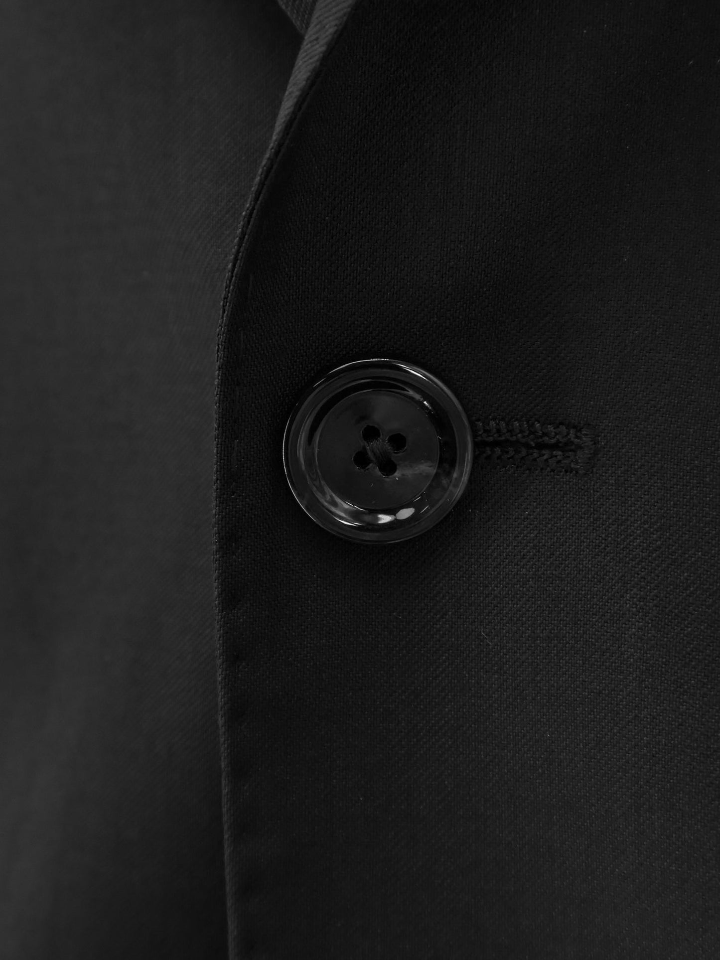 Iconic single-breasted pure virgin wool suit