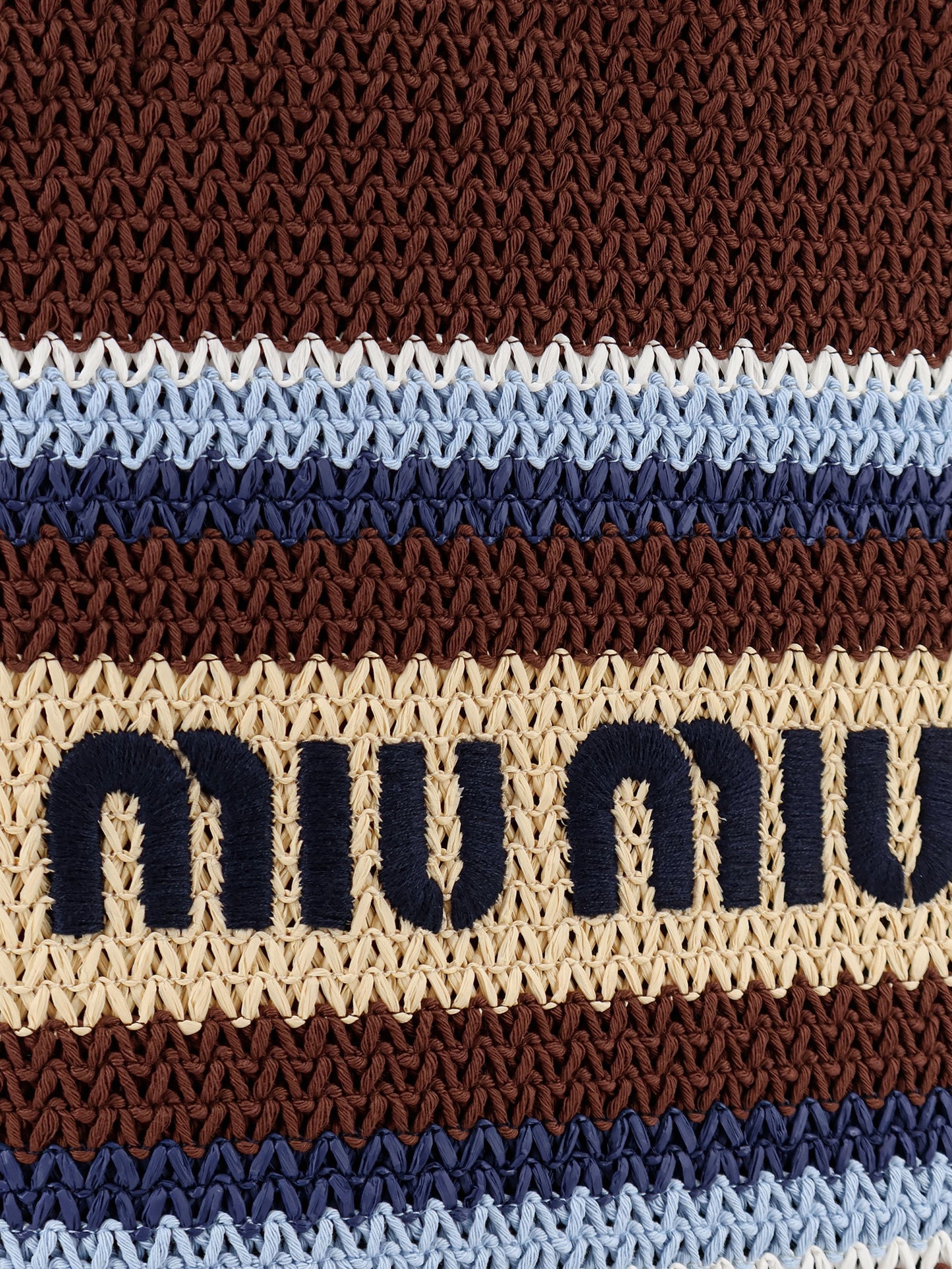 Knitted shopping bag with embroidered logo on the front