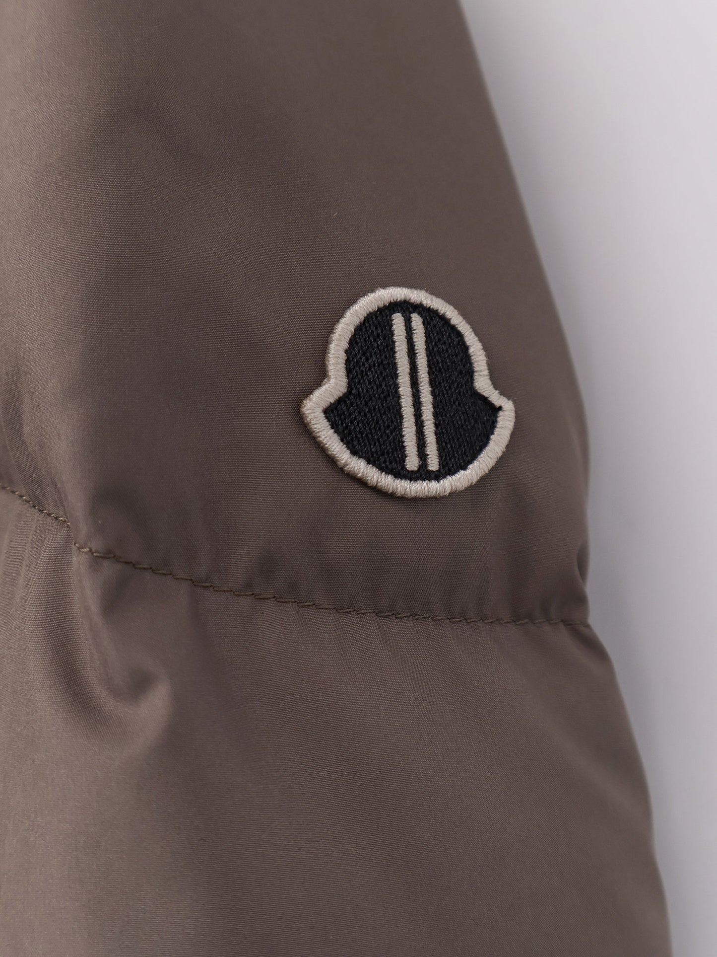 Cyclopic nylon down jacket