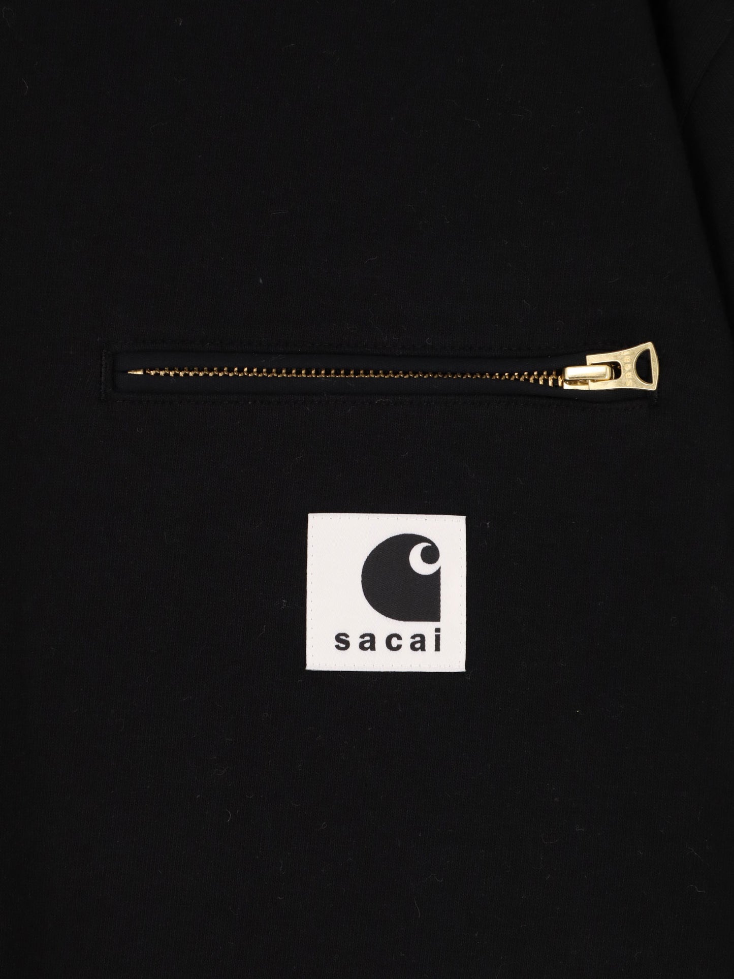 Cotton T-shirt witht logo patch on the front