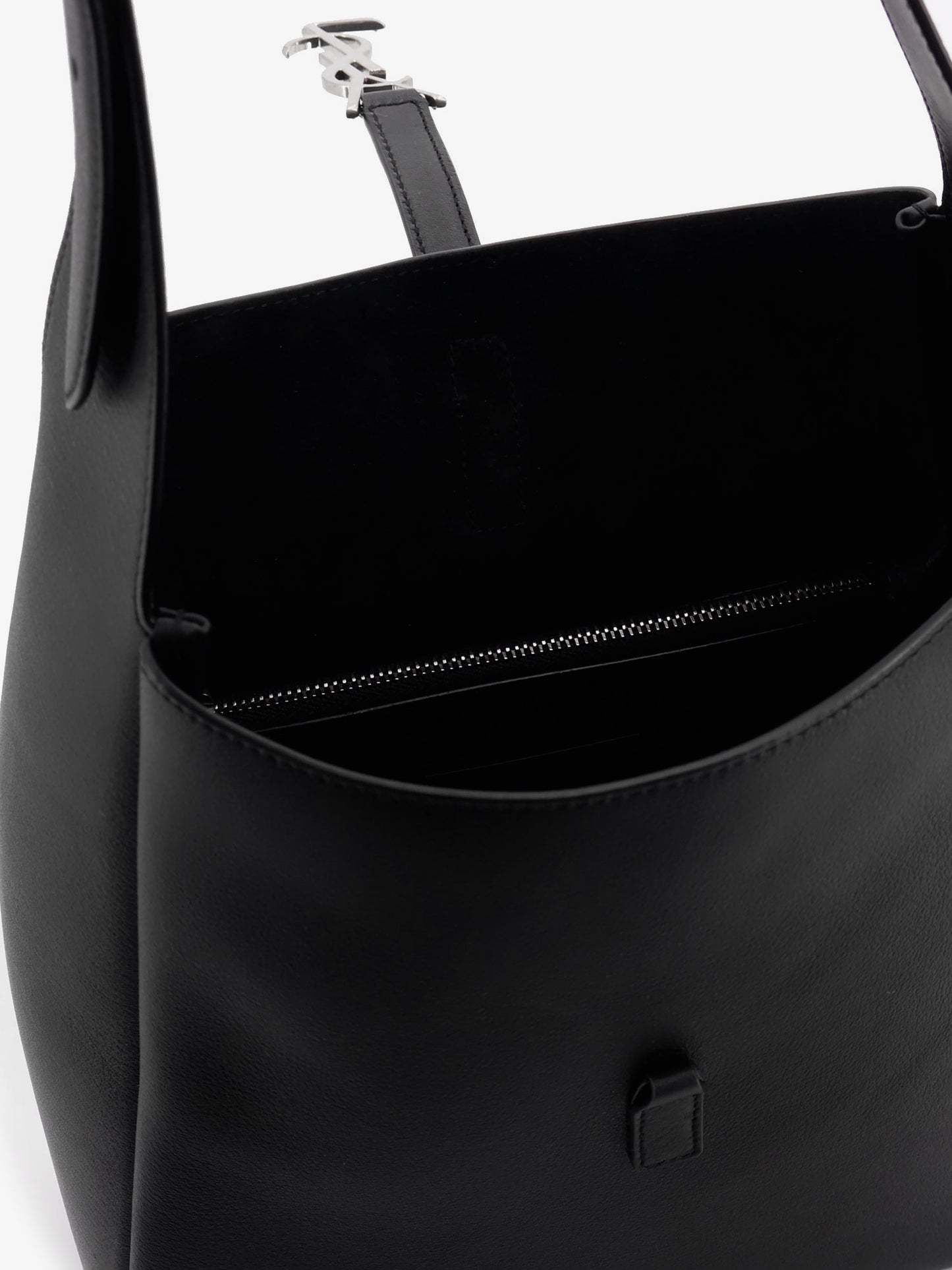 Le 5 à 7 leather shoulder bag