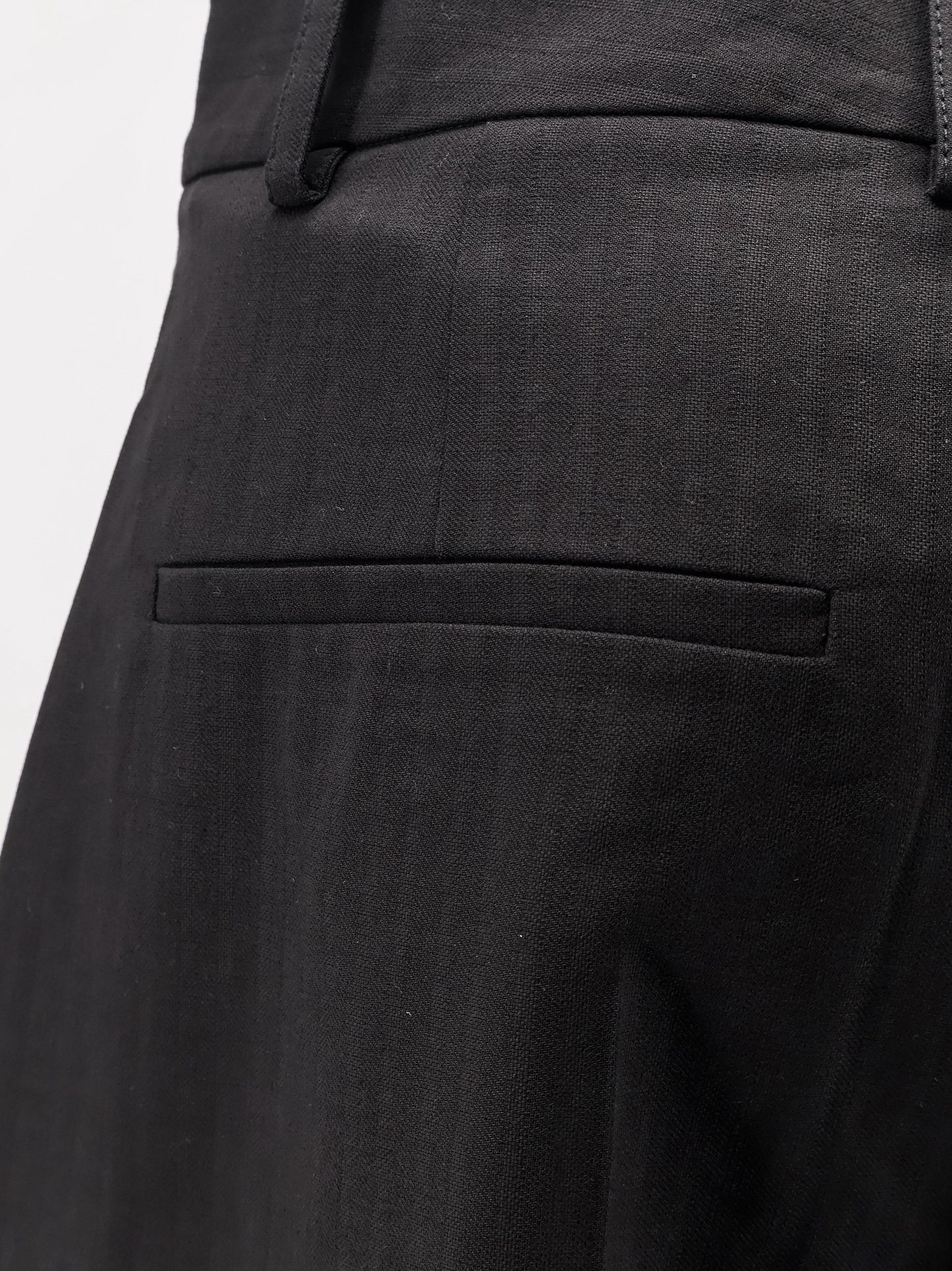 Cotton and linen bermuda shorts