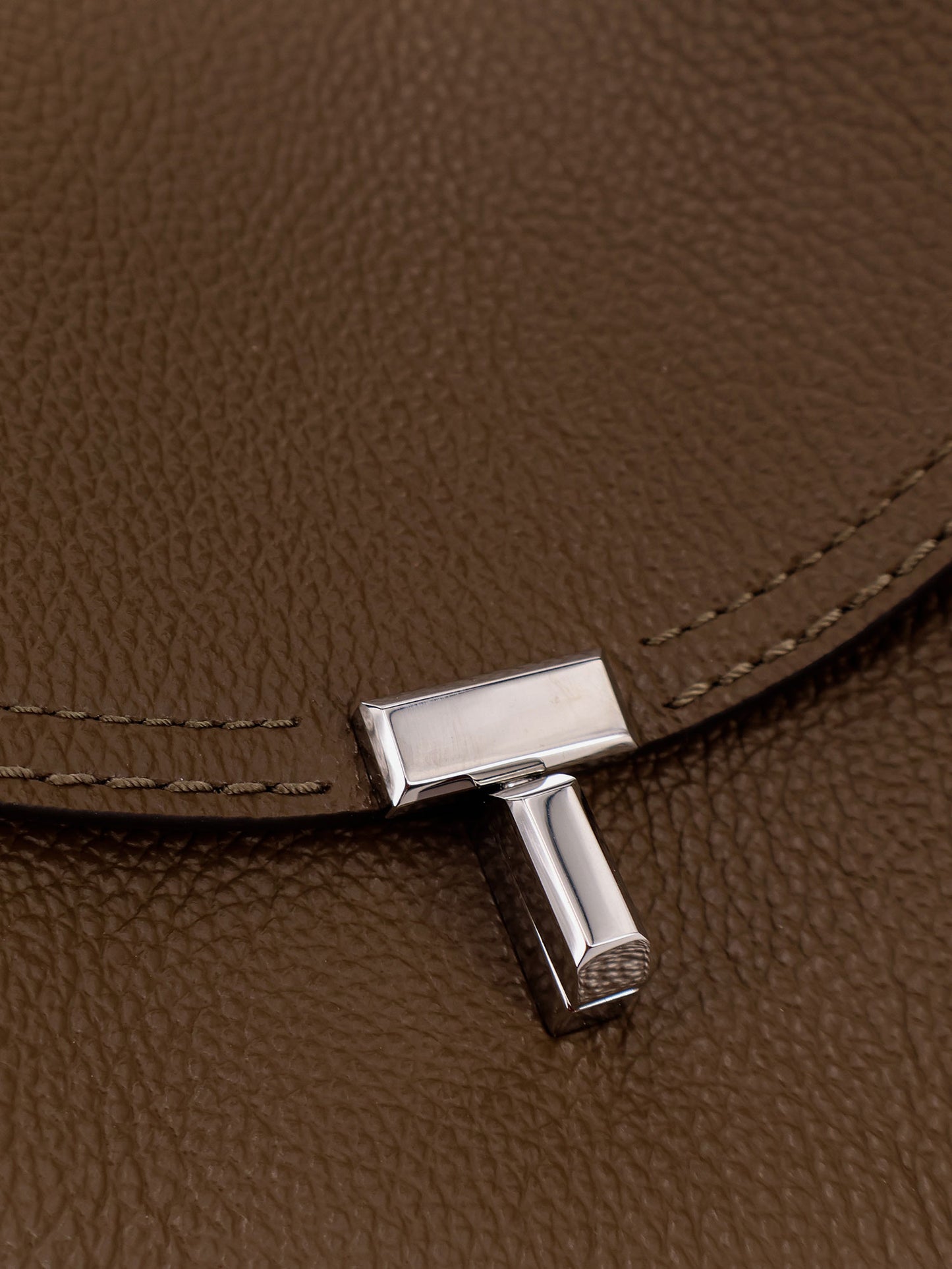 T-Lock hammered leather shoulder bag