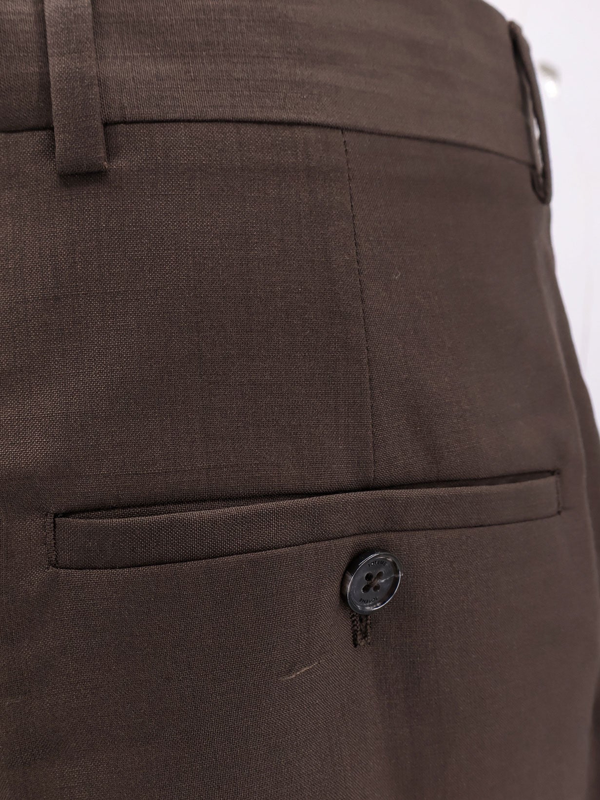 Pantaloni in lana con pinces