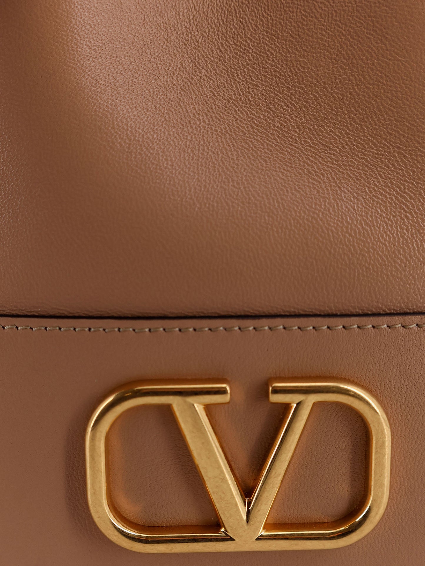 Leather Bucket bag with VLogo Signature