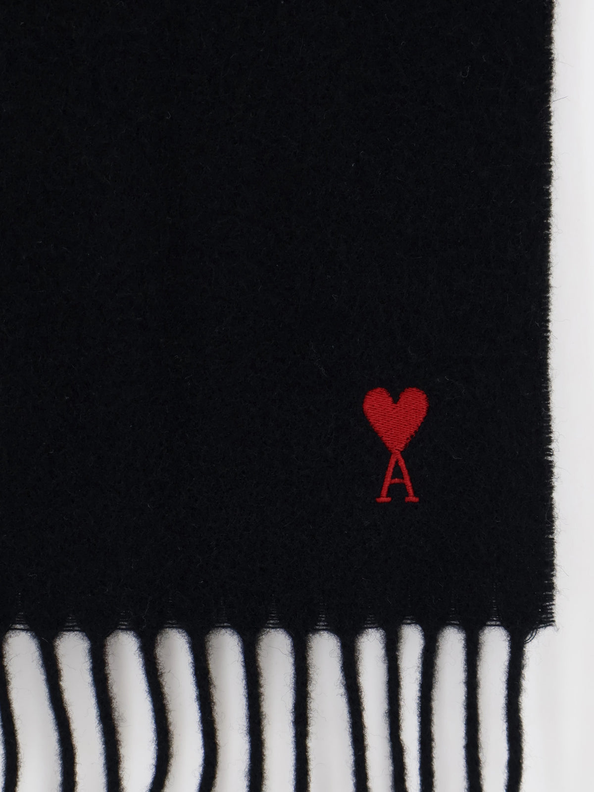 Wool scarf with Ami de Cœur embroidery