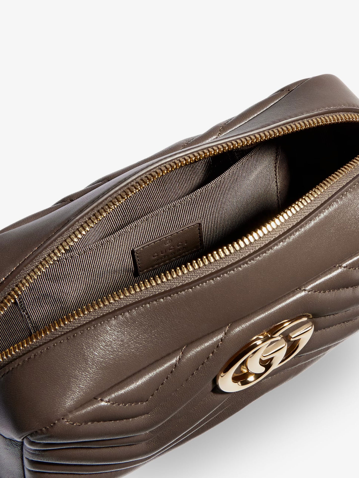 GG Marmont Camera bag leather crossbody bag with chevron stitching