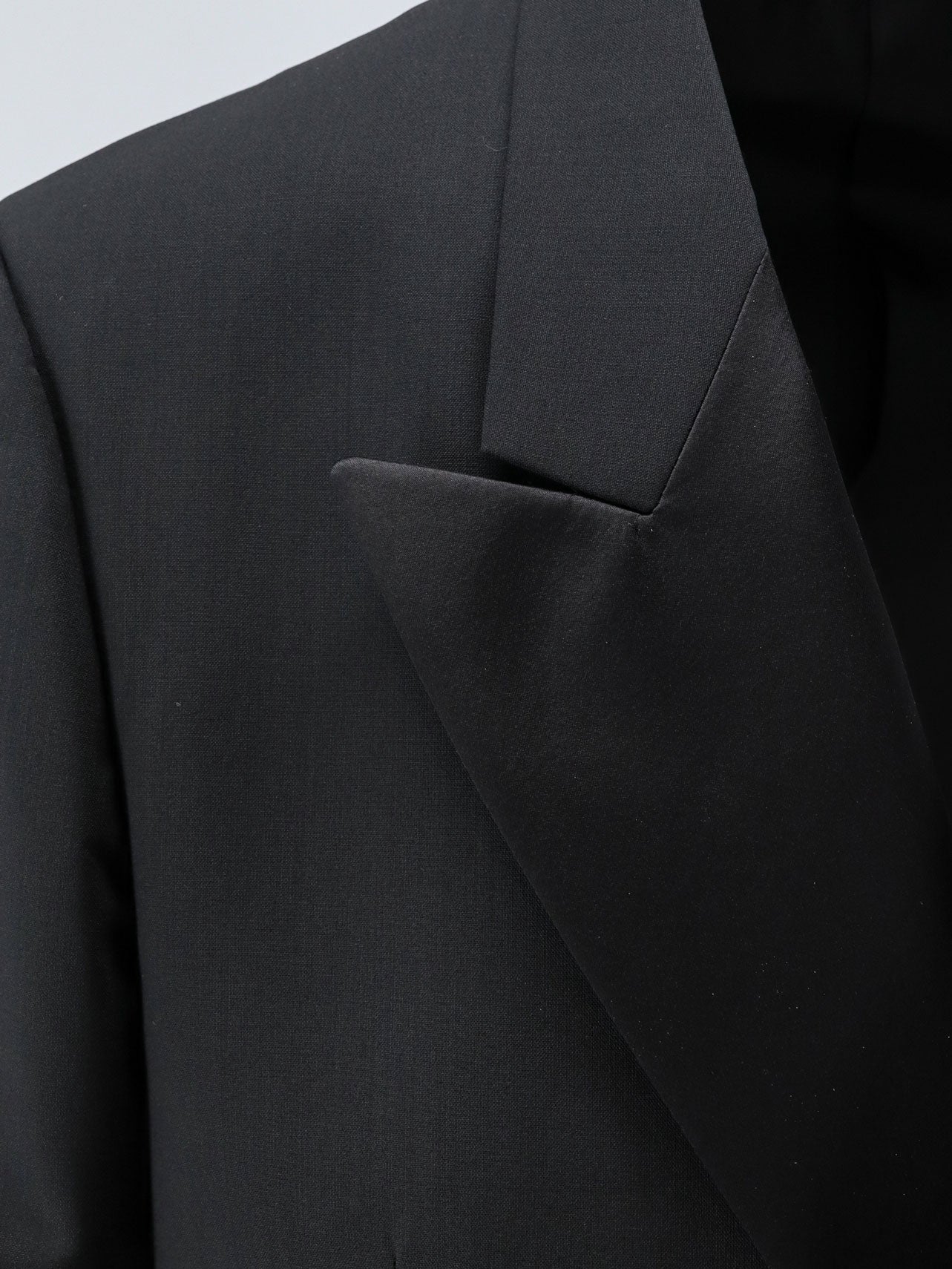 Double-breasted virgin wool tuxedo