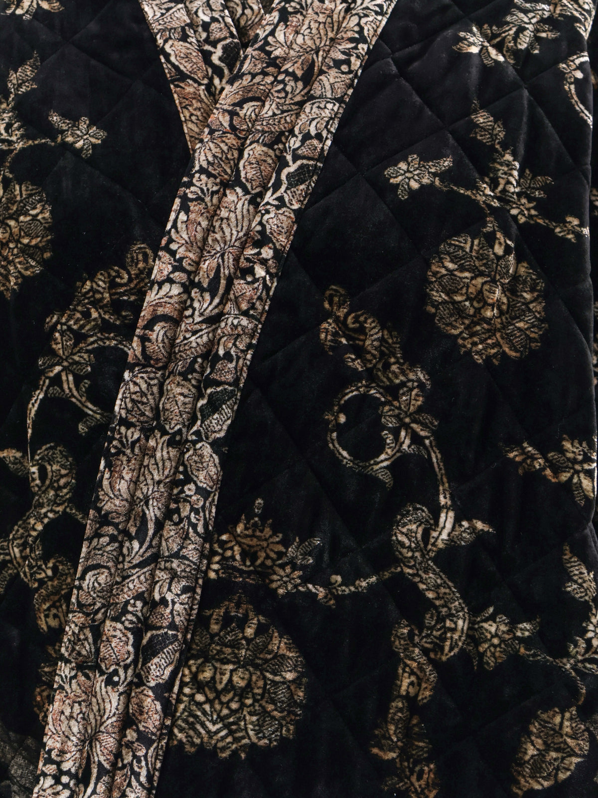 Kanpur padded viscose and silk kimono