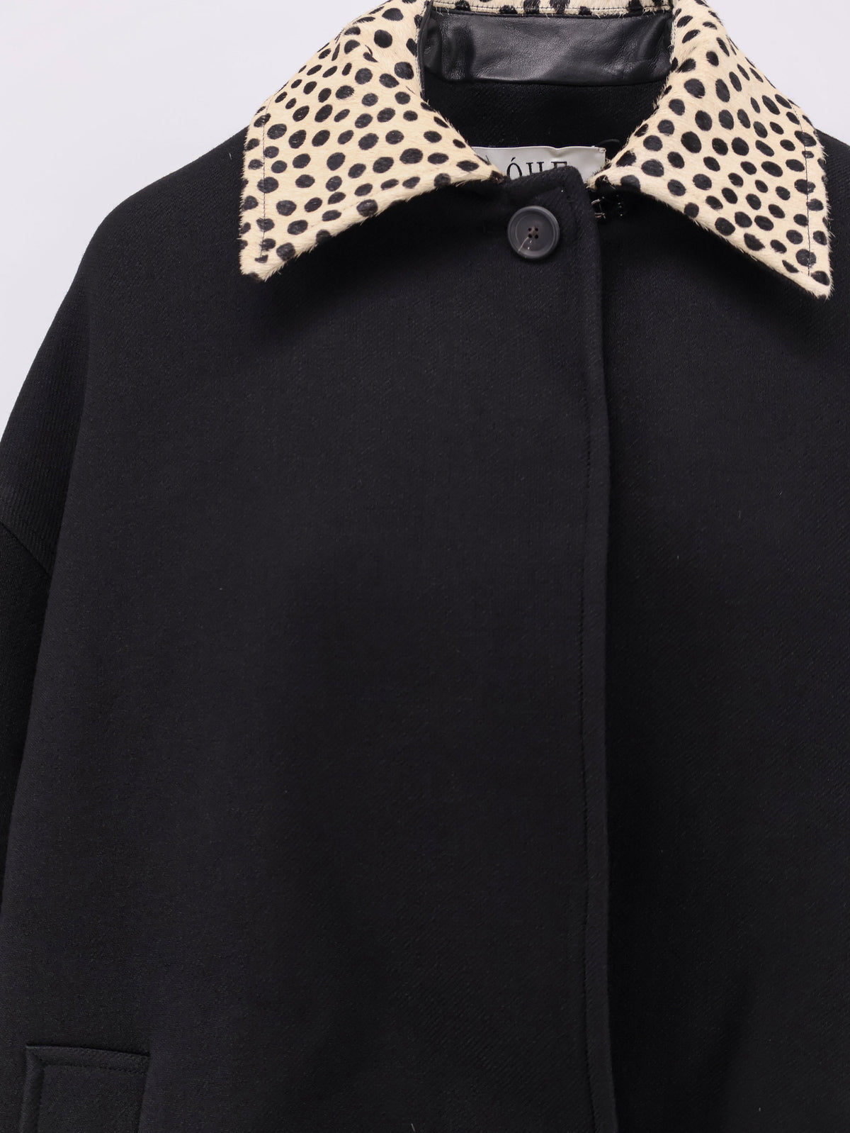Wool coat with cheetah-print calf hair collar