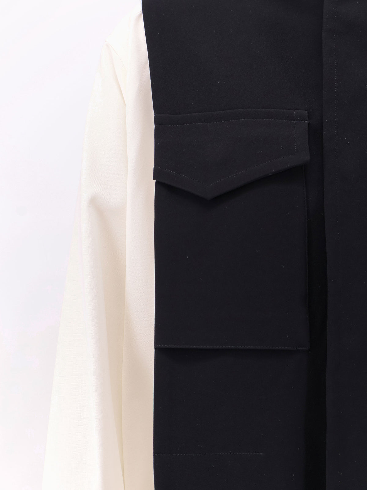 Bicolor shirt with pockets