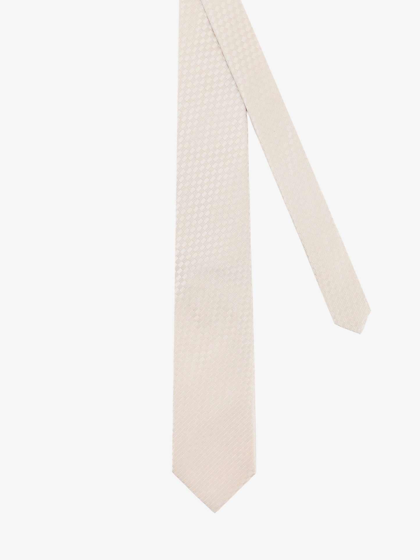 Silk tie with geometric pattern