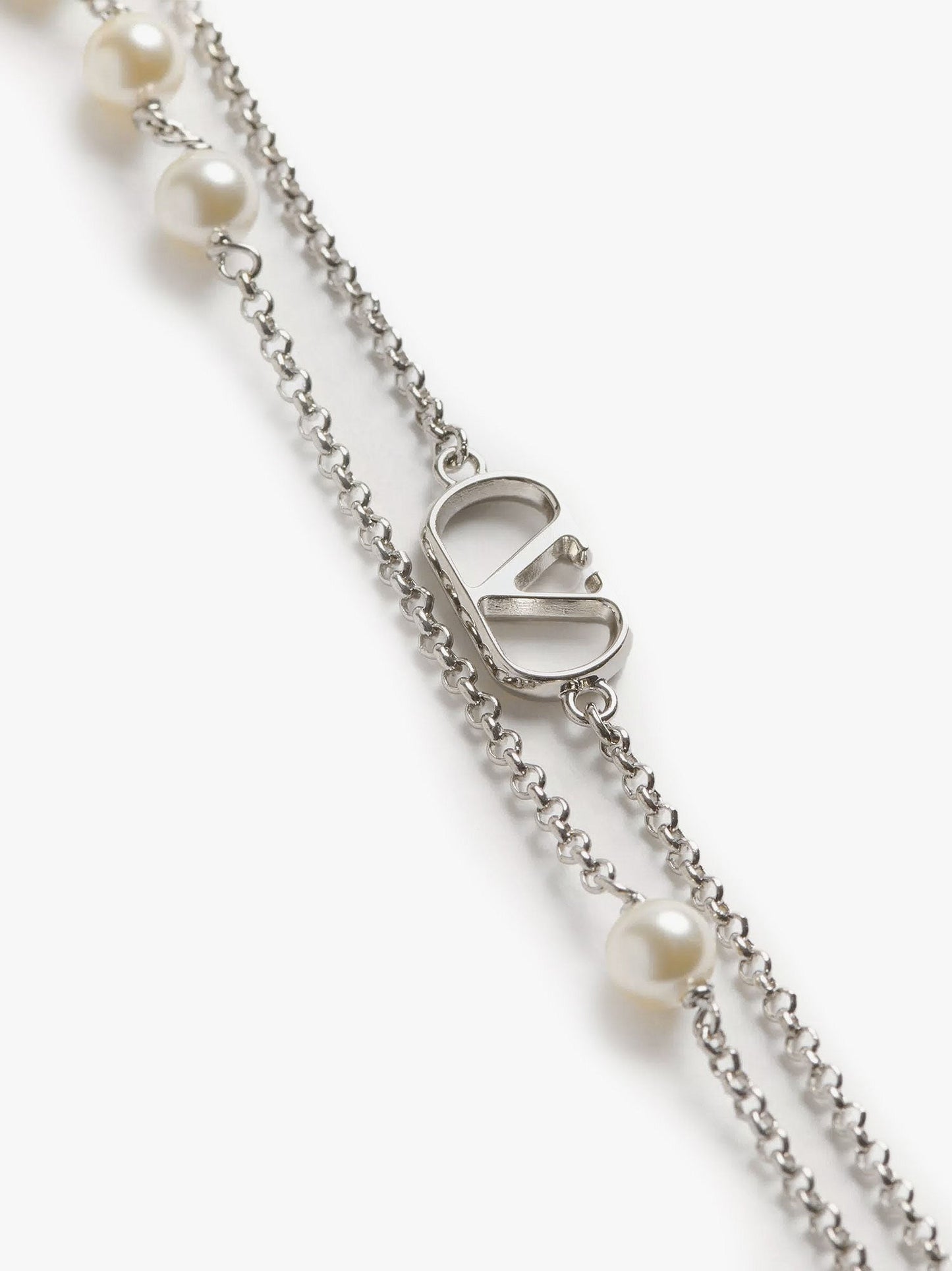 Collana in metallo con finiture argento