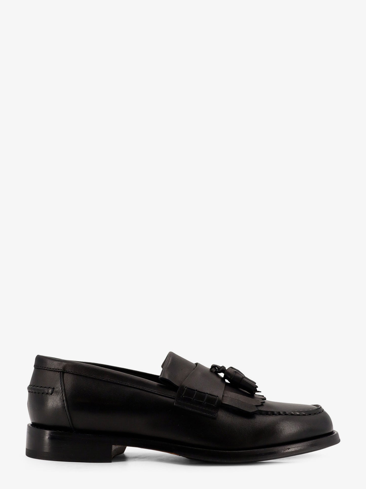 Leather loafers with tassels