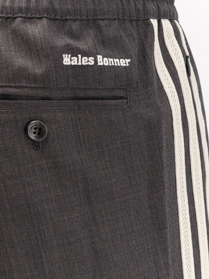 Wool blend trousers with iconic detail on the side thumbnail