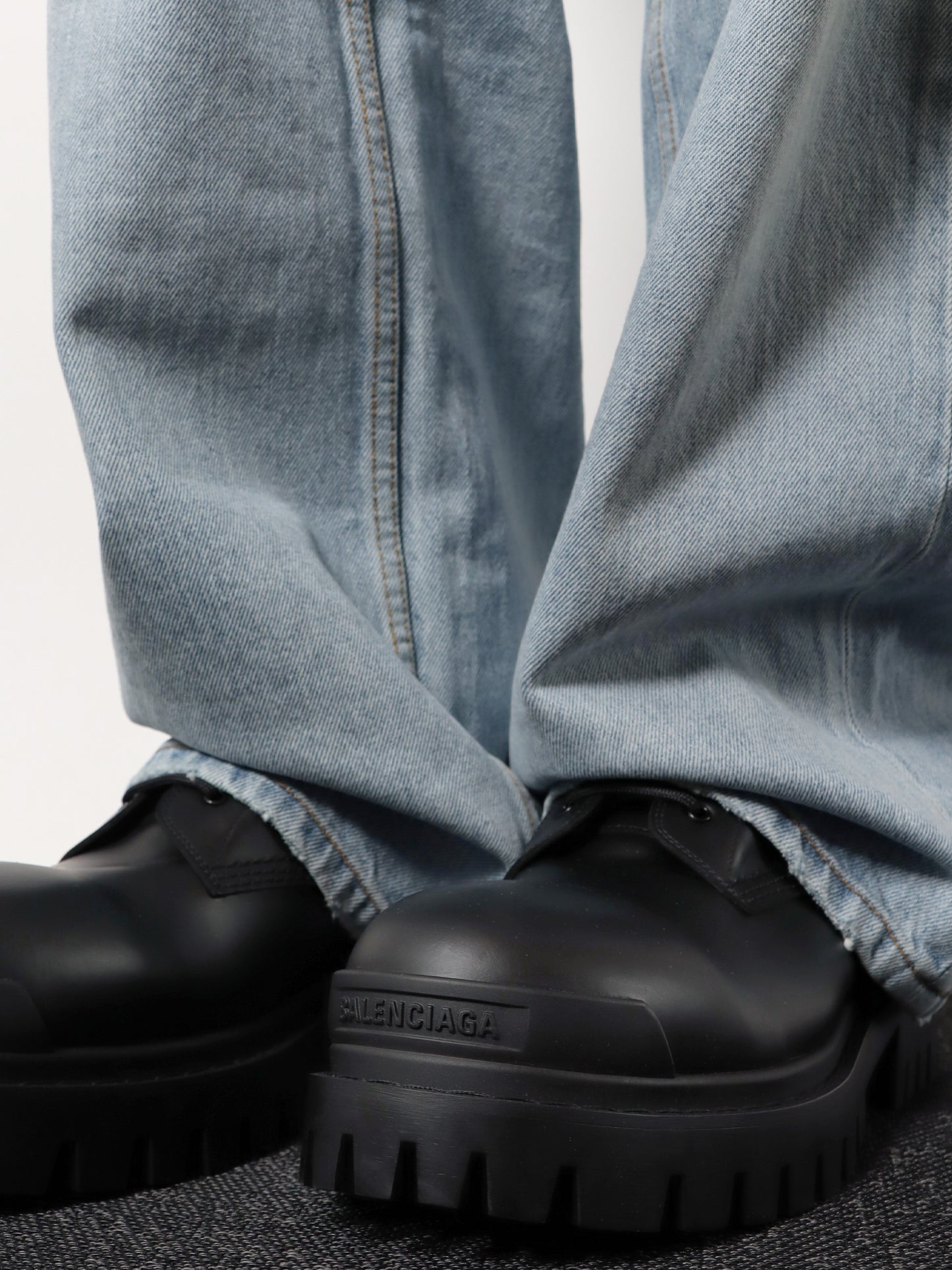 Leather boots with maxi rubber sole