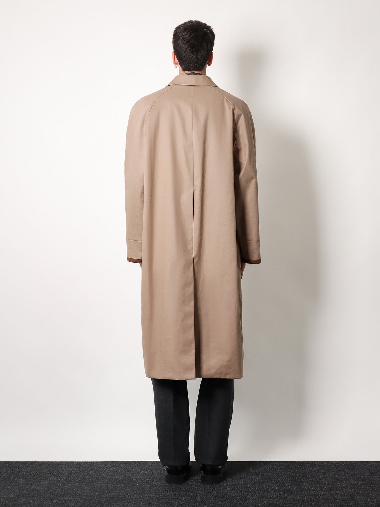 Cotton trench with leather profiles