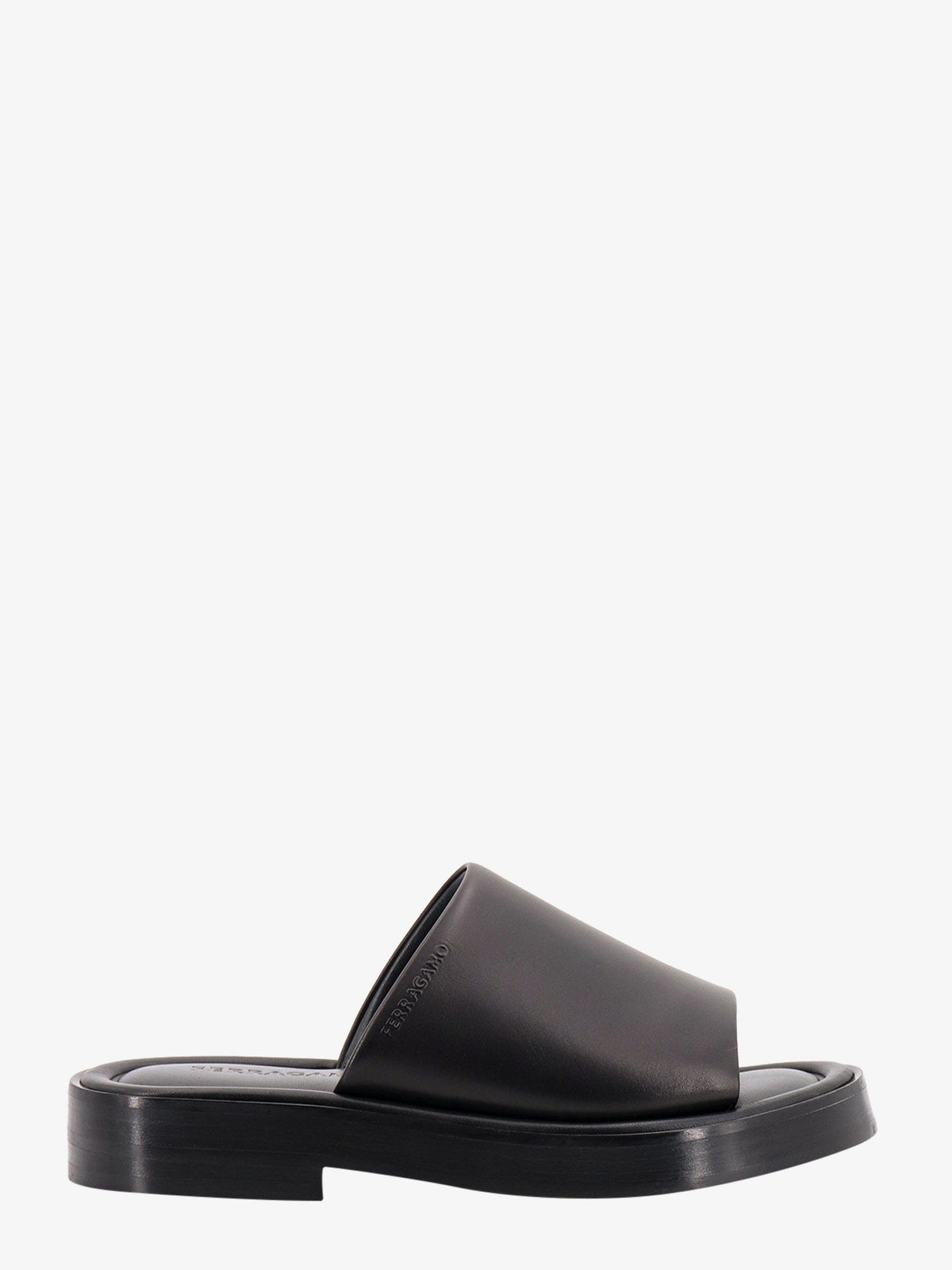 Leather sandals with embossed logo on the side
