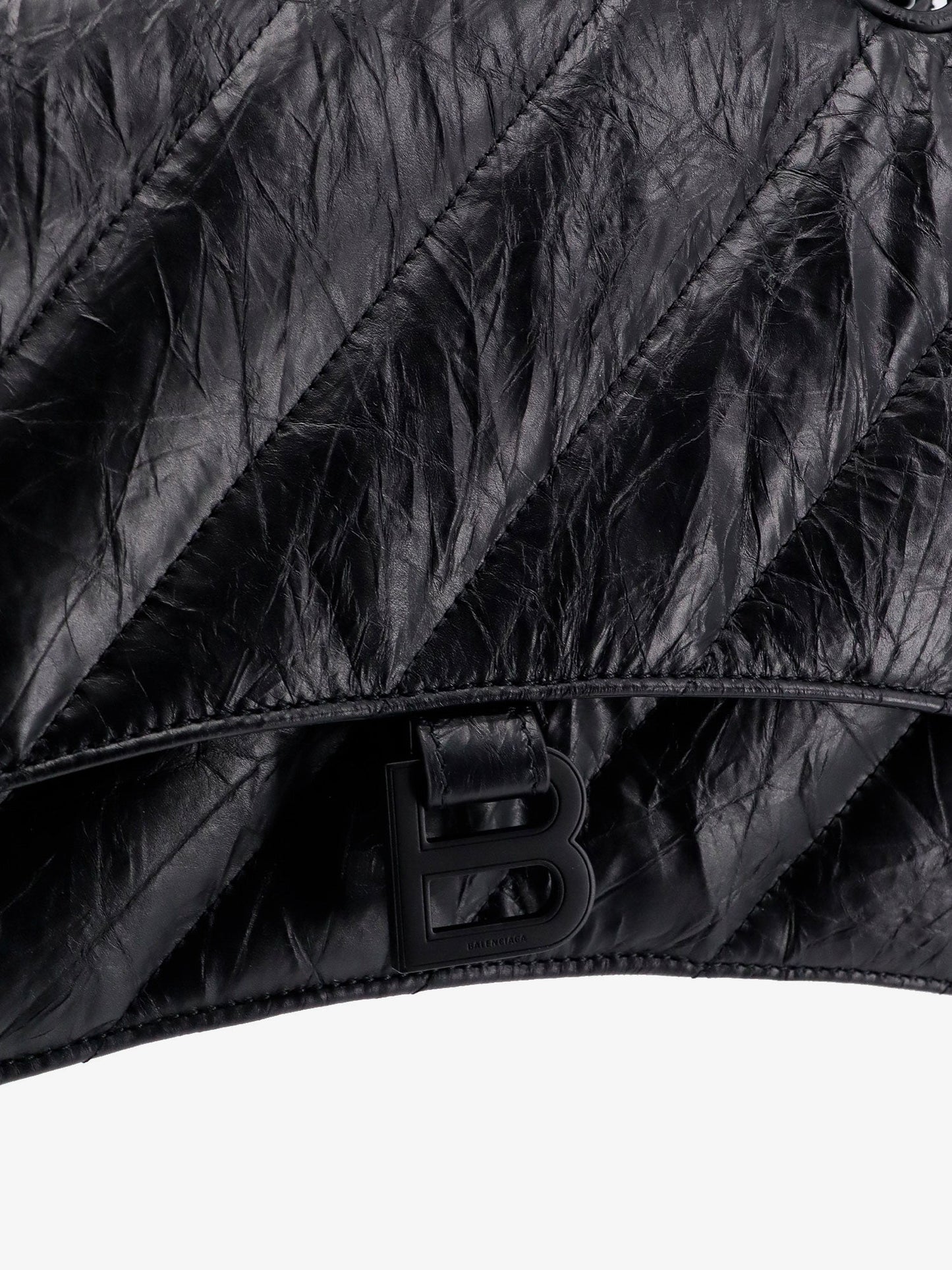 Borsa a spalla in pelle matelassé con mongoramma frontale