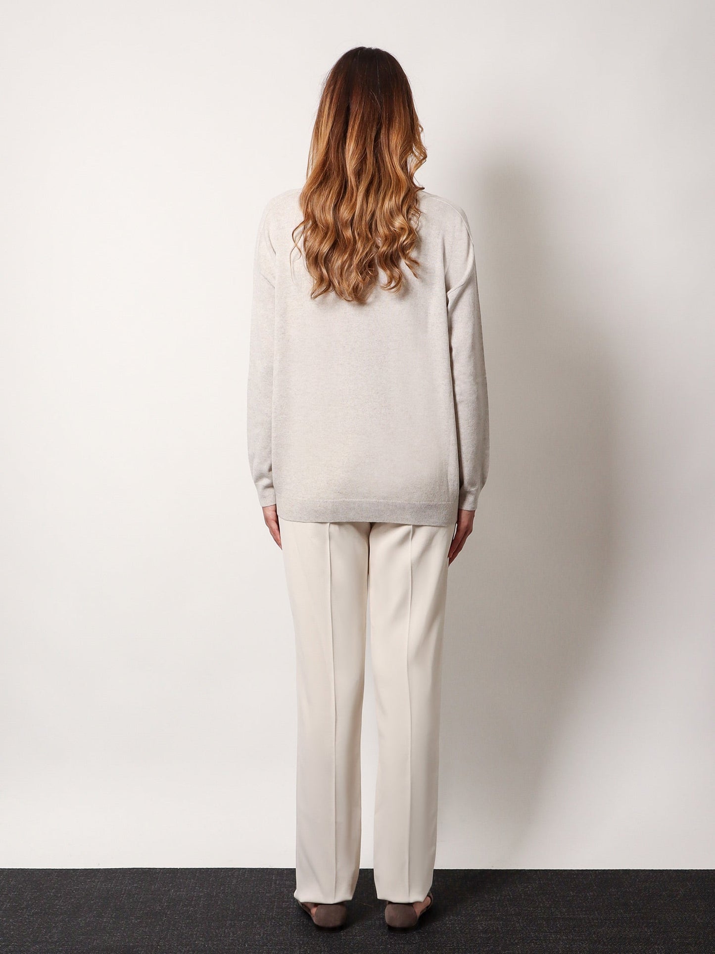 Cashmere sweater with monili profile