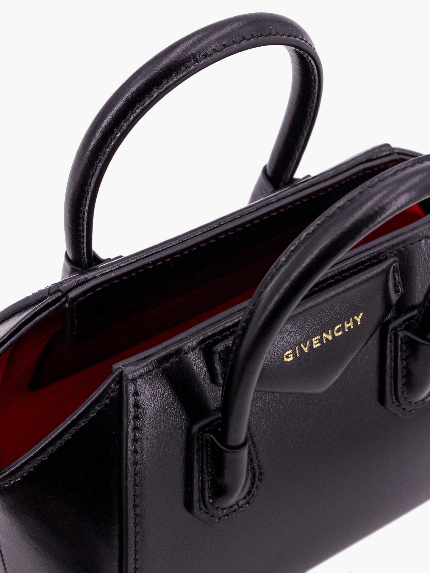 Leather handbag with frontal logo