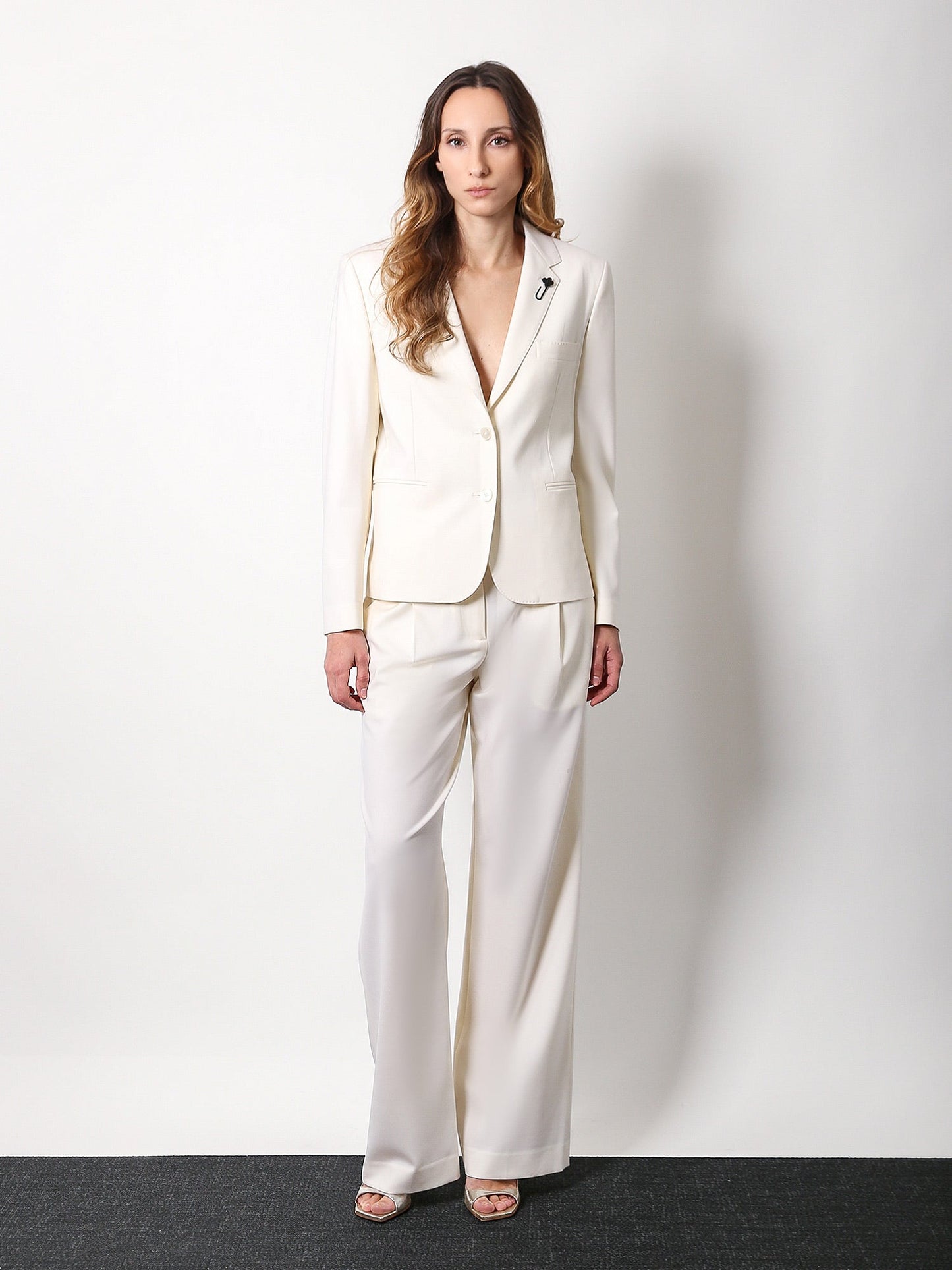 Wool blazer with iconic brooch