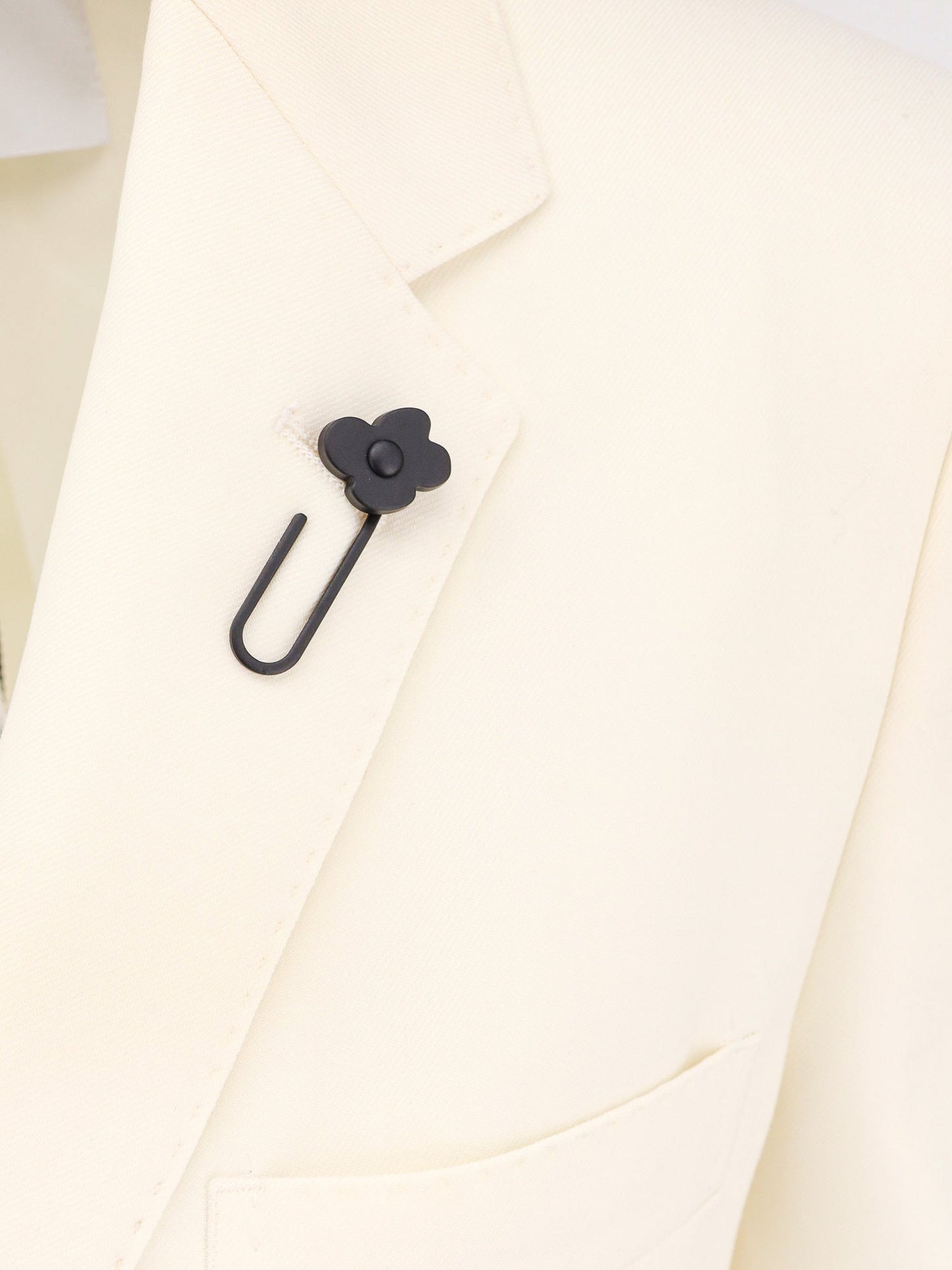 Wool blazer with iconic brooch