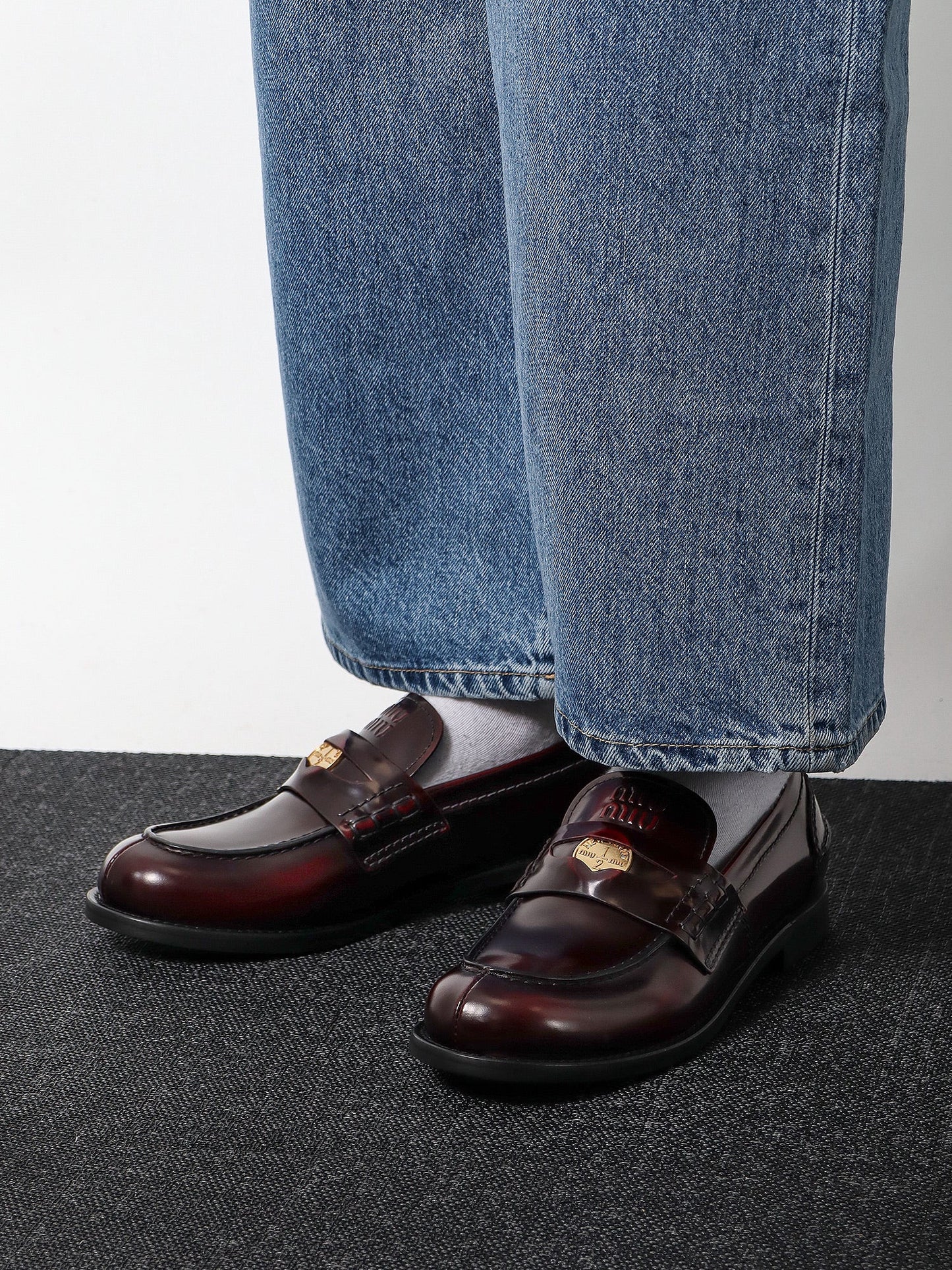Leather loafer with metal penny